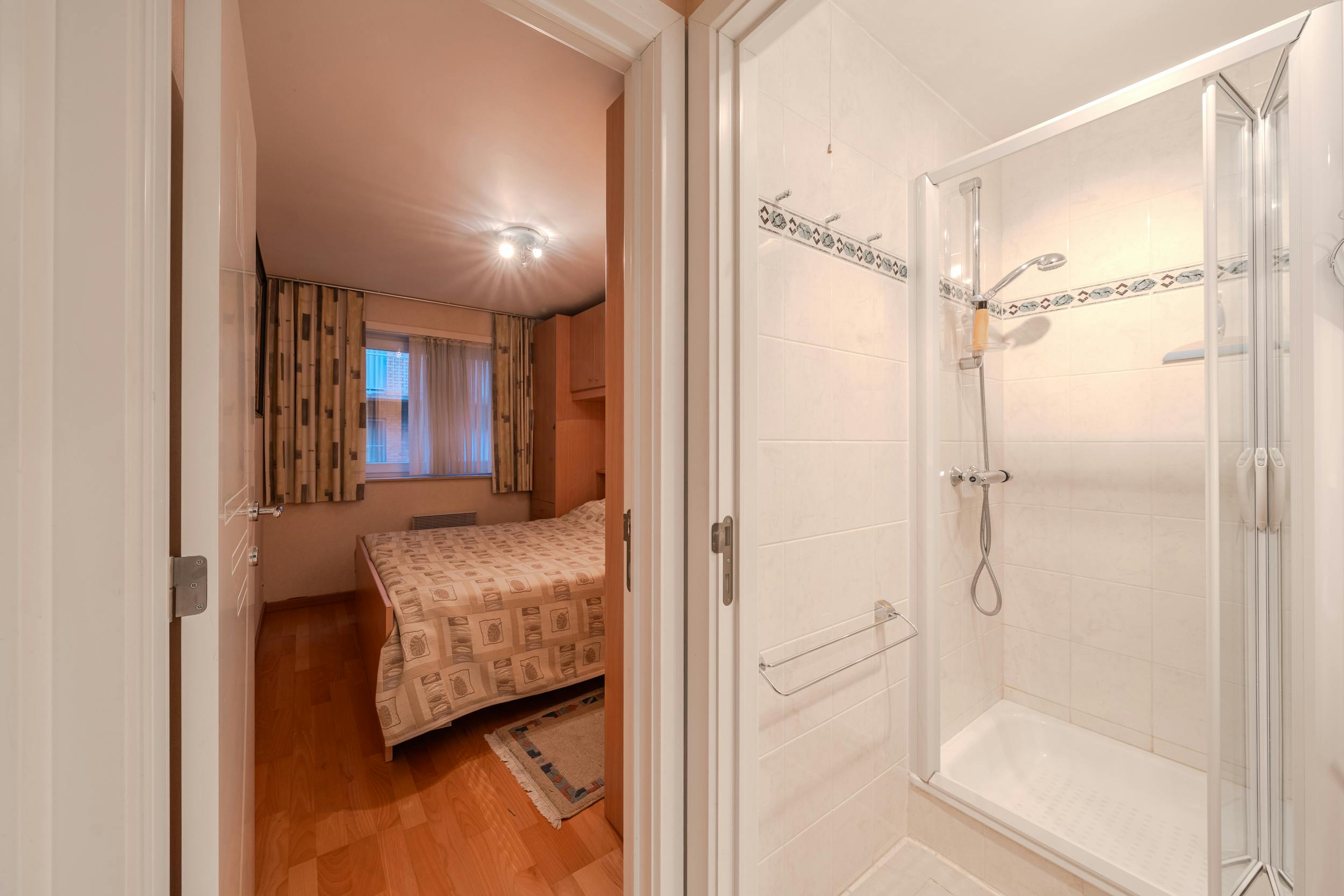 Zongericht appartement met twee slaapkamers en terras foto 13