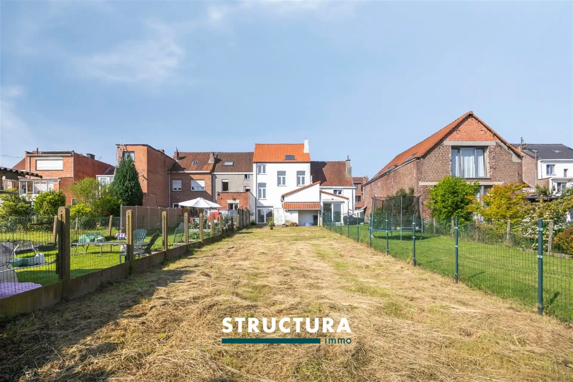 Veelzijdige woning (kangoeroewonen, wonen/werken, ...) met tuin en oprit foto 3