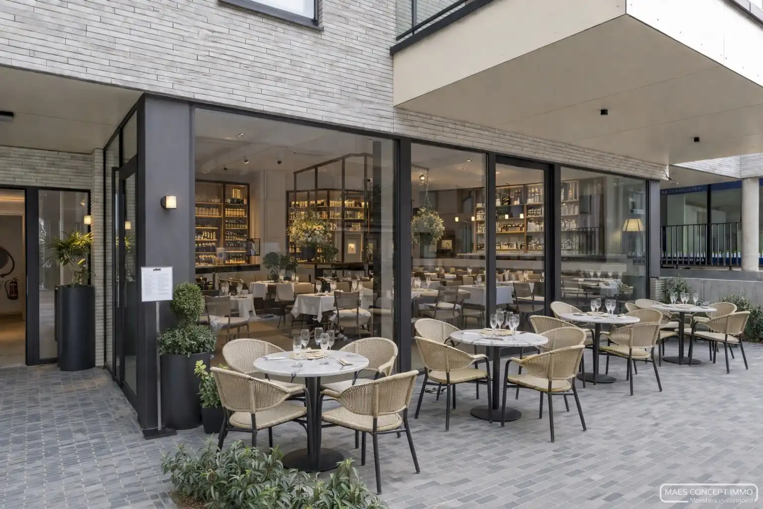 Horecapand te koop (155 m²) met 135 m² terras in centrum Anzegem foto {{pictureIndex}}