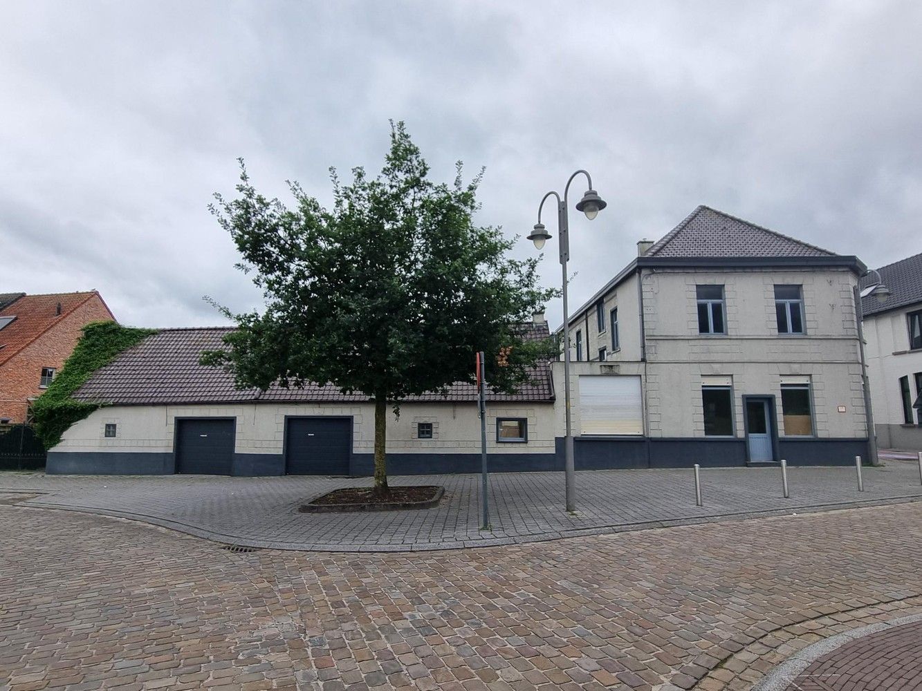 Ruime statige herenwoning aan het mooie dorpsplein van Zingem! foto 20