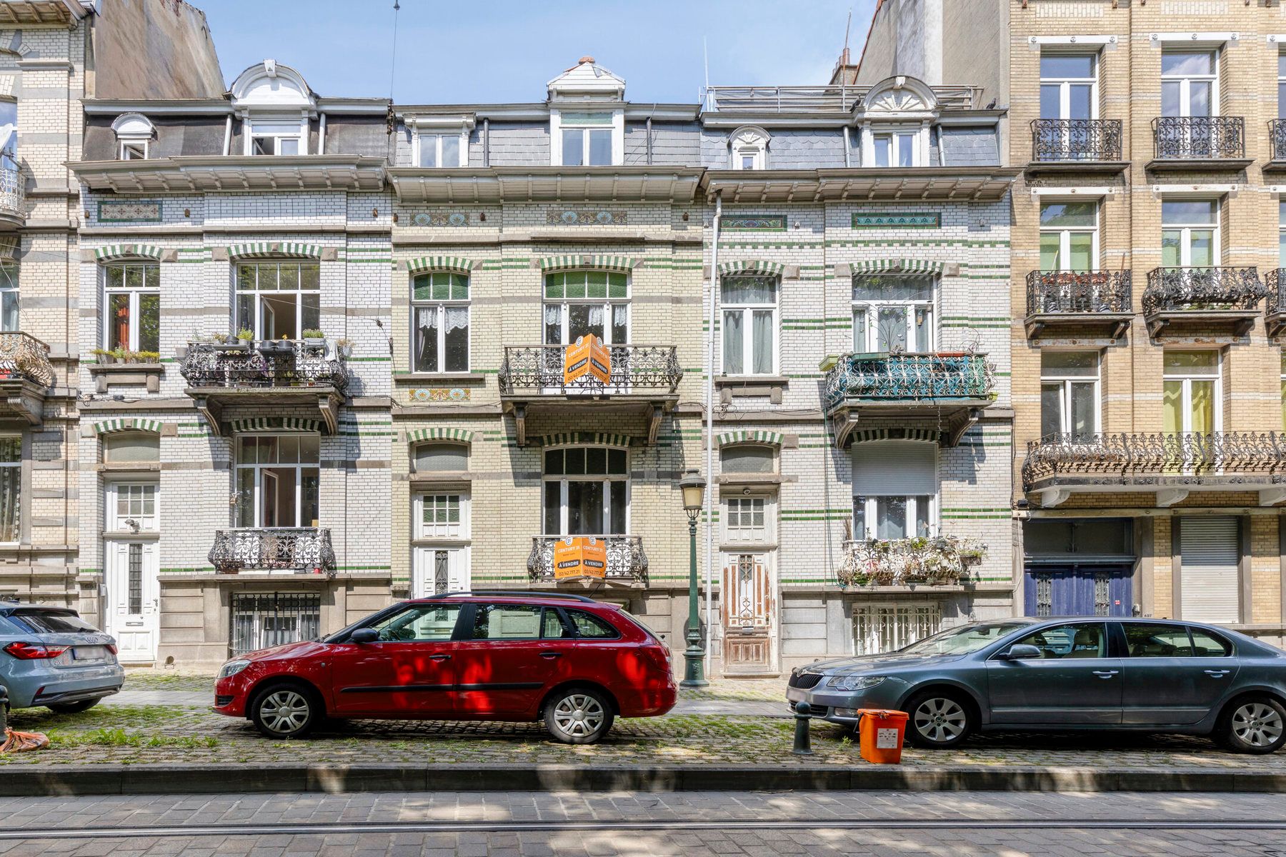 Schitterend gelegen herenwoning met veel karakter foto 2