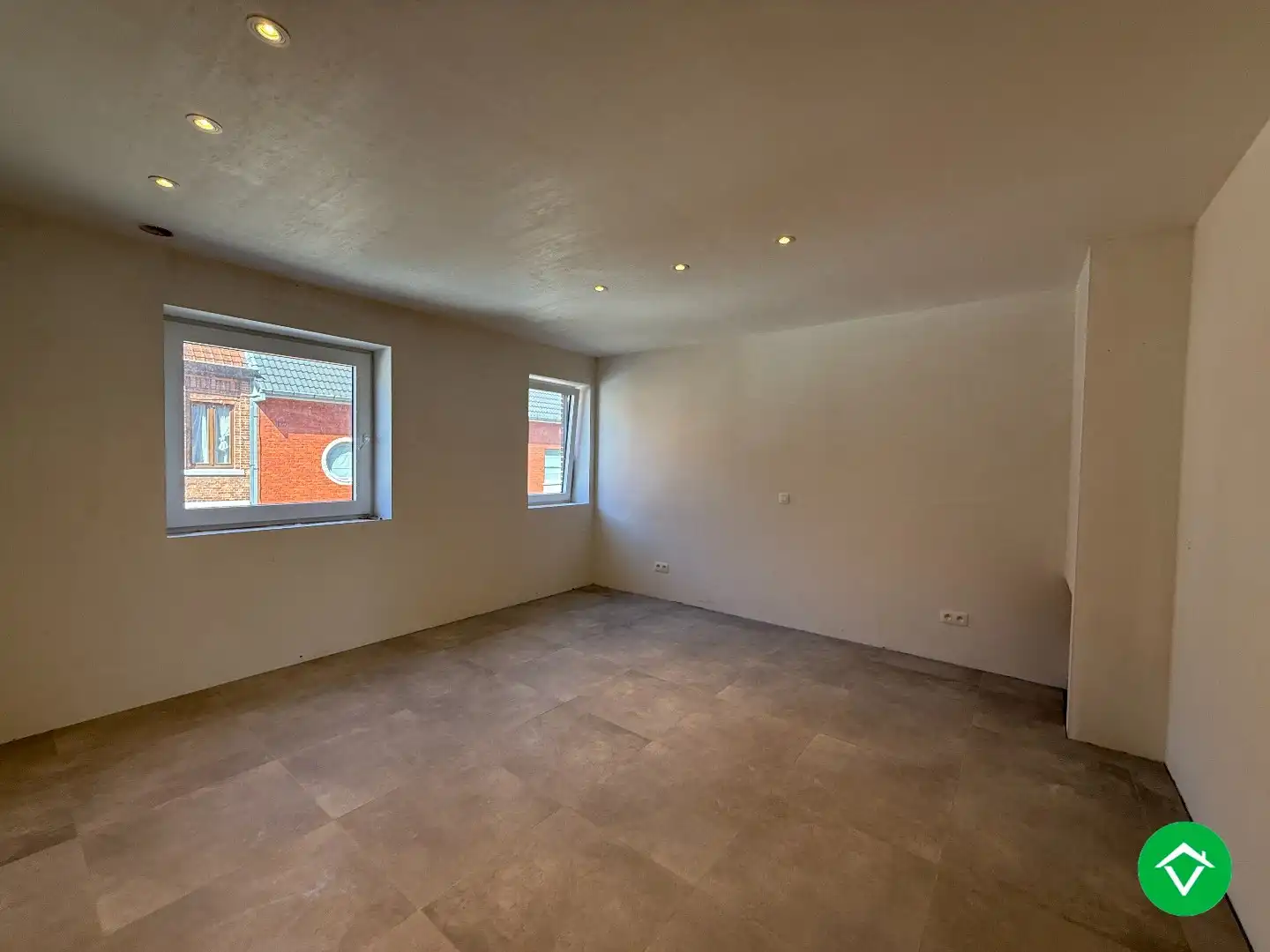 Centraal gelegen nieuwbouwwoning met 3 slaapkamers, tuin en overdekte autostaanplaats foto 10