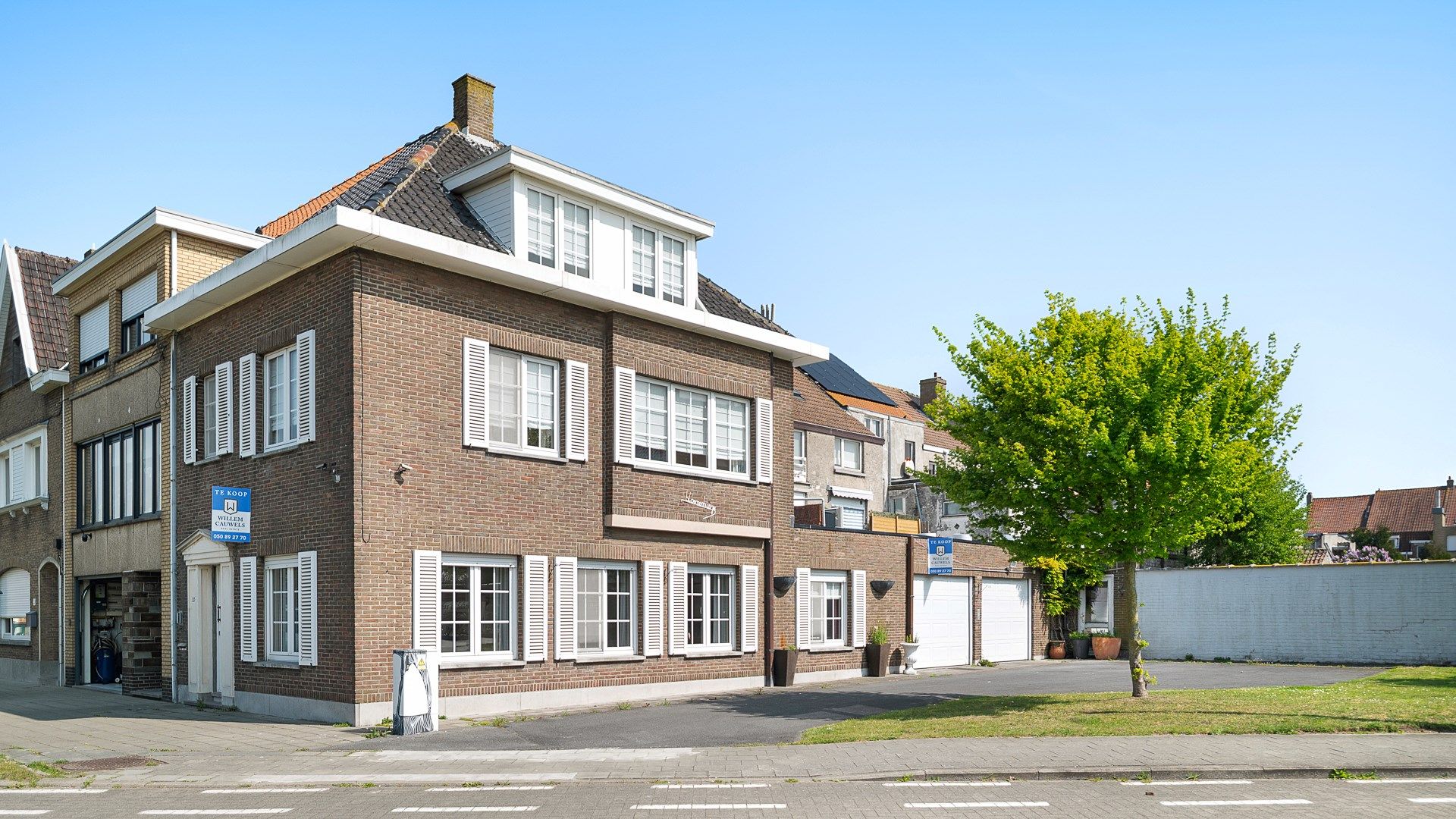 Hoofdfoto van de publicatie: Grote halfopen woning met dubbele garage te Zeebrugge