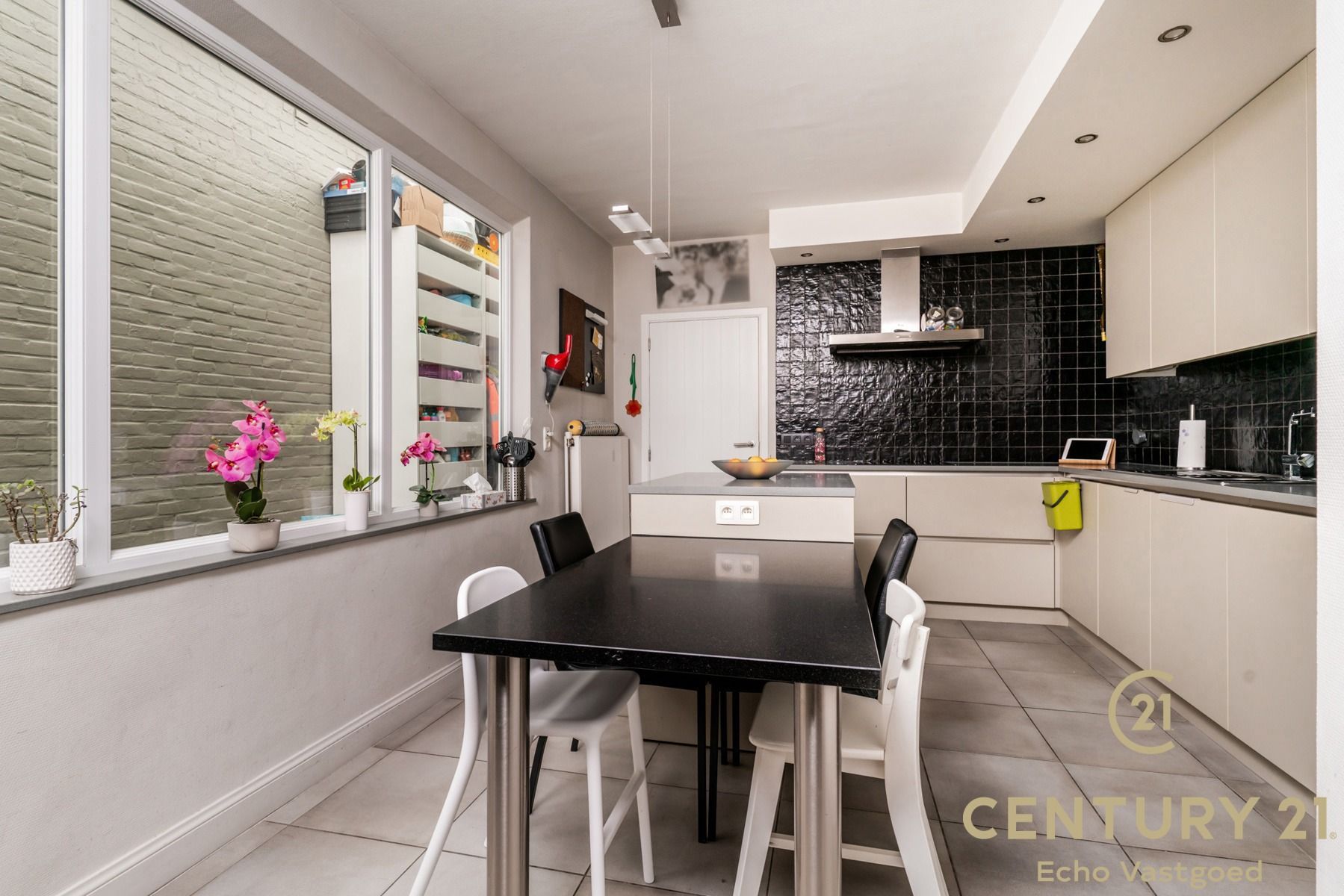 Charmante ruime en instapklare woning met zonnige tuin foto 7