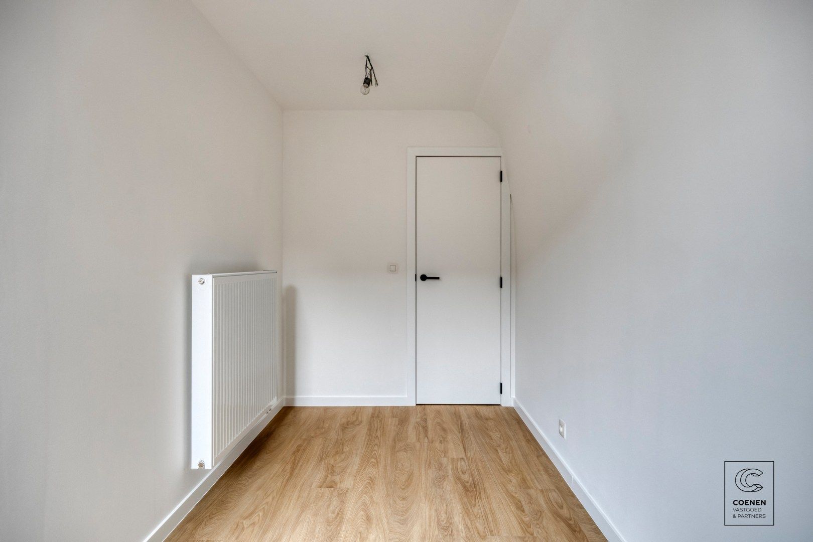 Prachtig, volledig gerenoveerde HOB met twee slaapkamers op een centrale ligging te Brasschaat!  foto 18