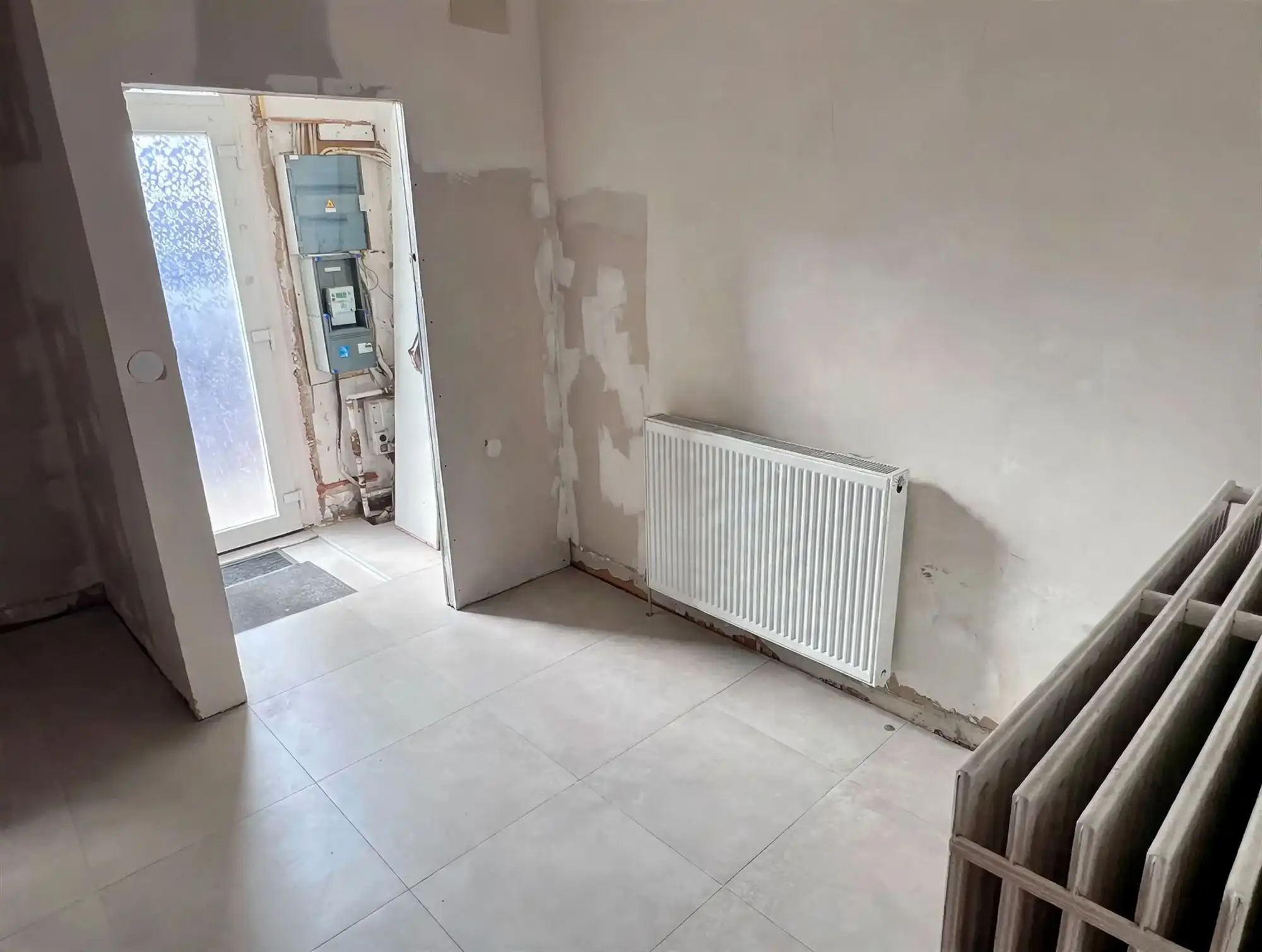 ruime woning met 4 slaapkamers, tuin en achteringang. foto 5