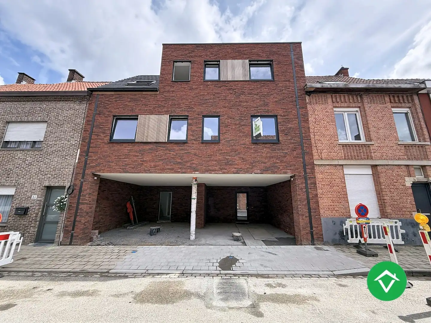 Centraal gelegen nieuwbouwwoning met 3 slaapkamers, tuin en overdekte autostaanplaats foto 24