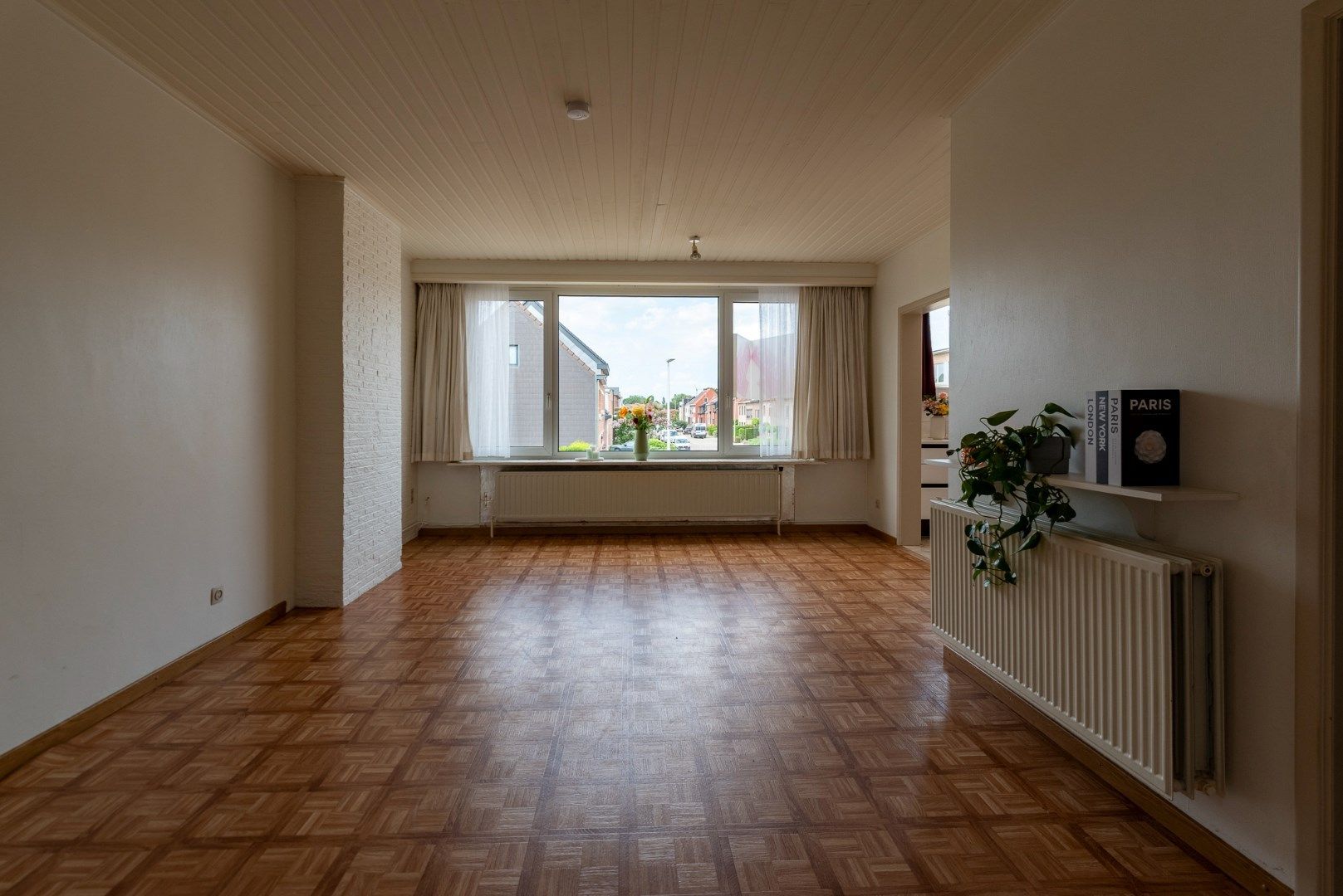 Ruim 2 slaapkamer appartement met garage in Boechout! foto 2