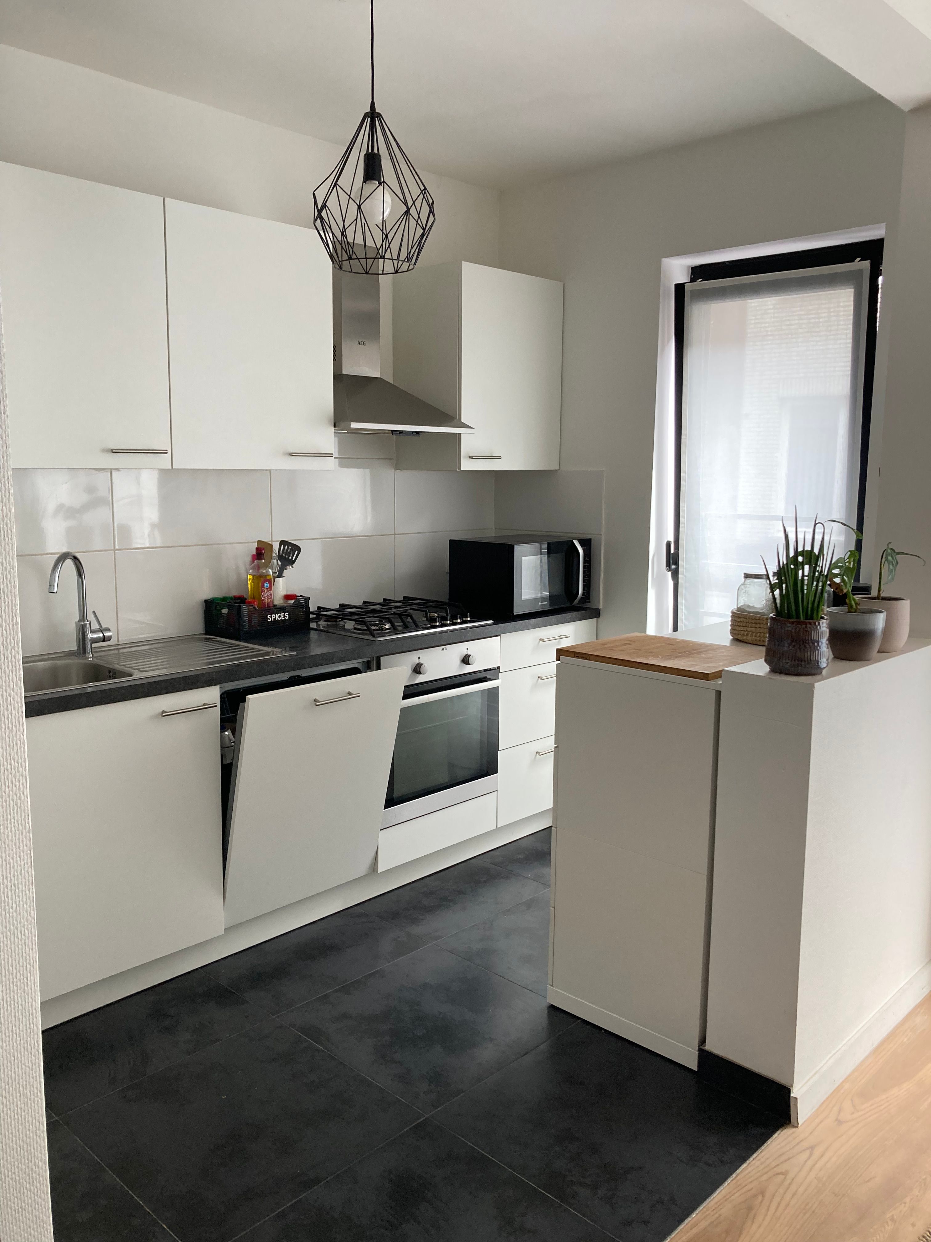 Instapklaar éénslaapkamerappartement met terras in centrum Beveren foto 9