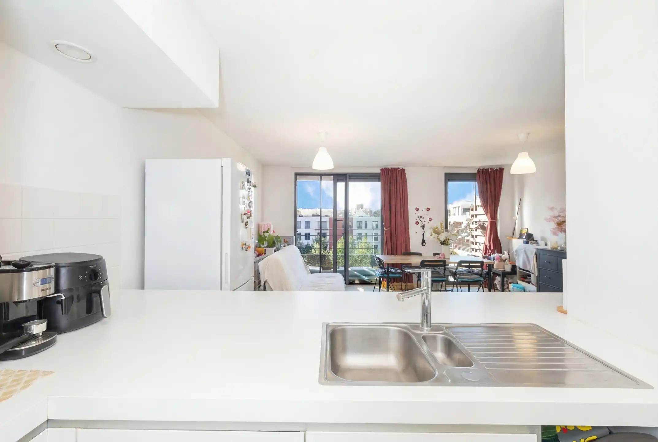 Op een steenworp van de NAVO foto 4