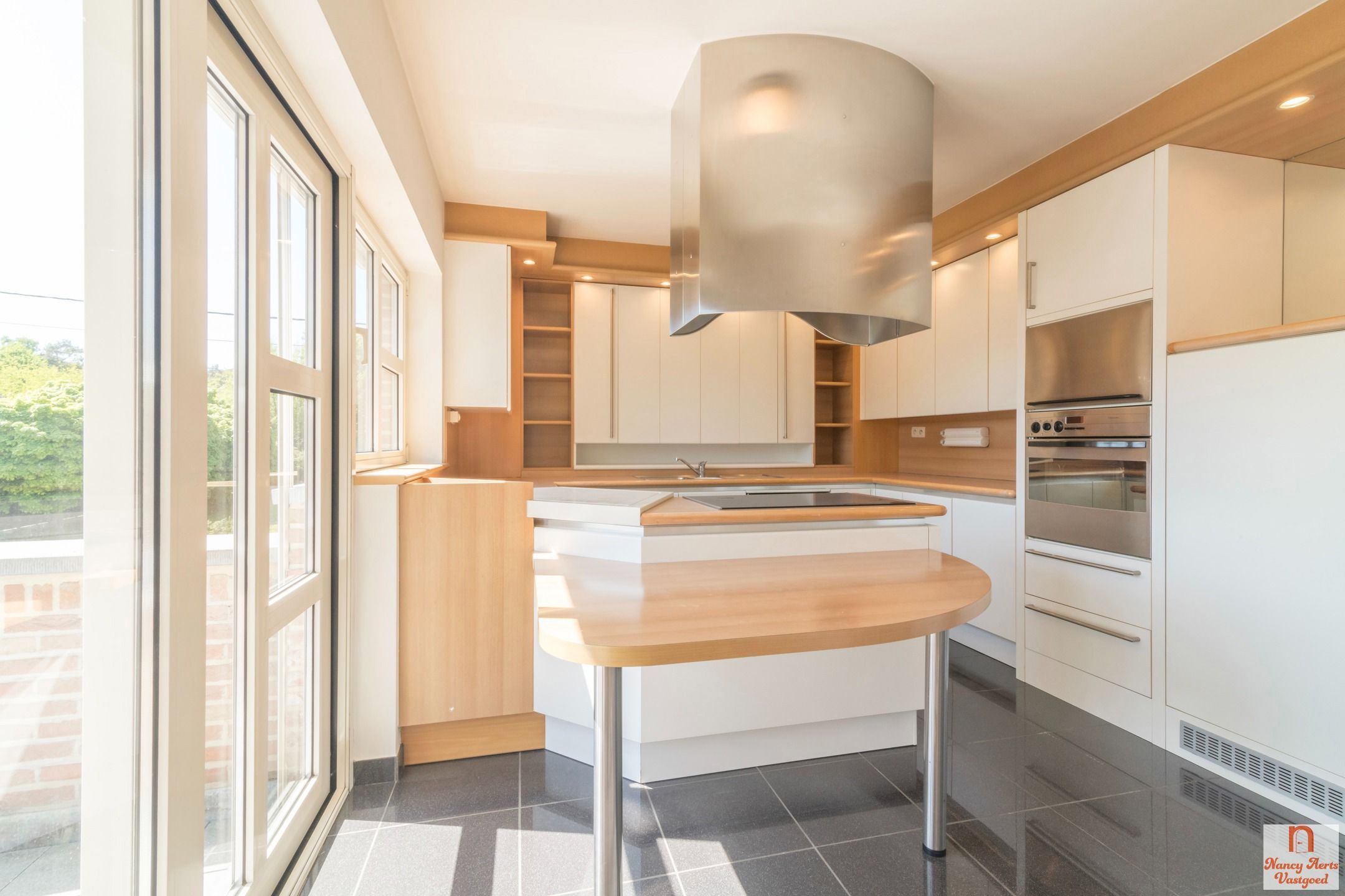 Uitzonderlijke woning met kantoorruimte op toplocatie foto 8