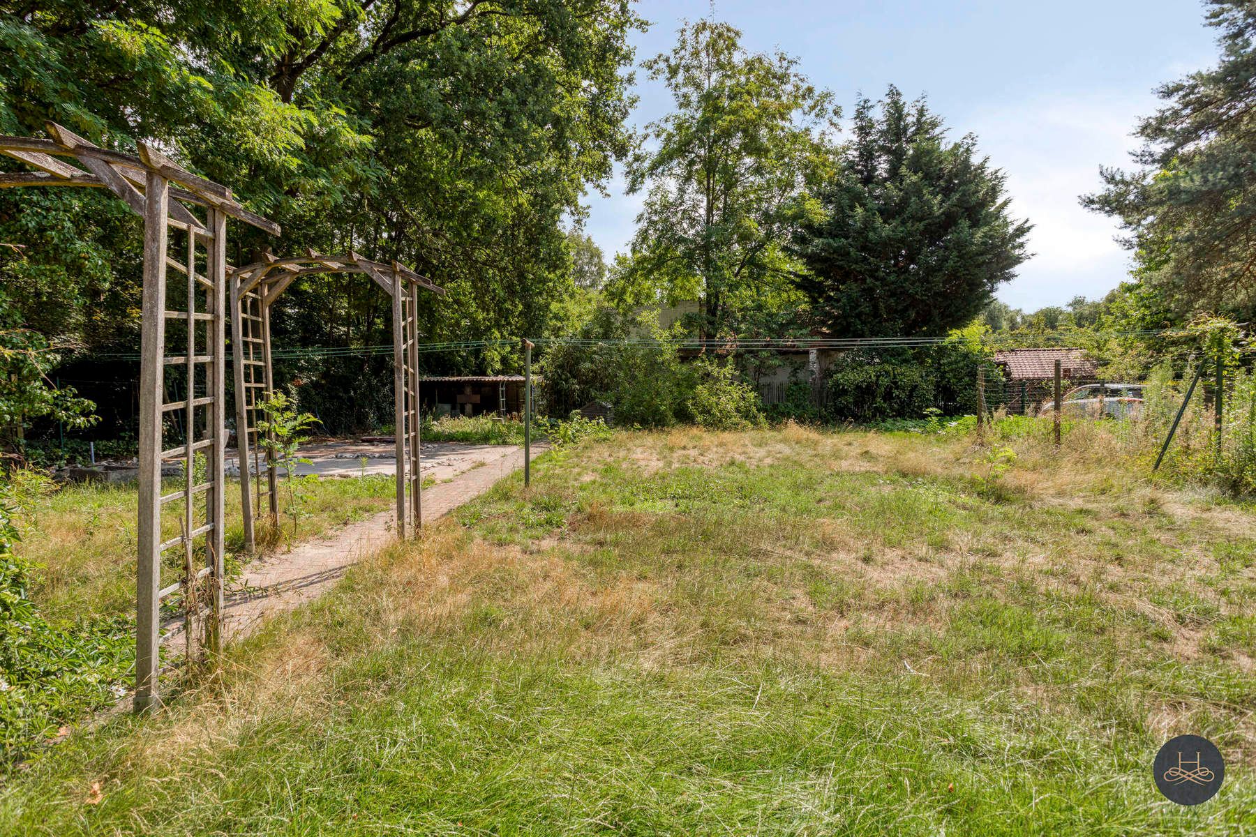Rustig en residentieel gelegen renovatiewoning in het groen foto 28