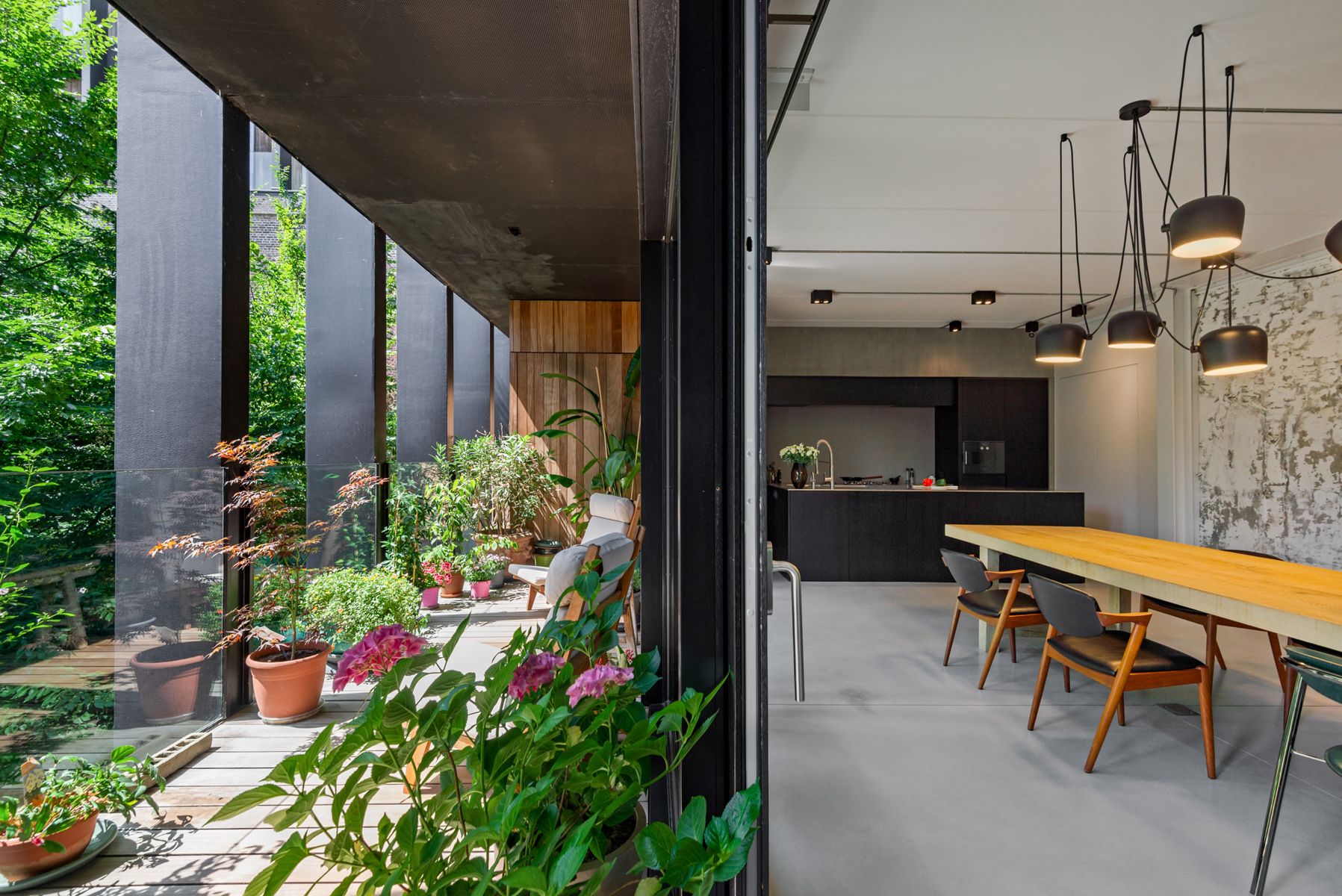  Exclusieve loft van 240 m² in Axel Vervoordt Kanaalproject. foto 20