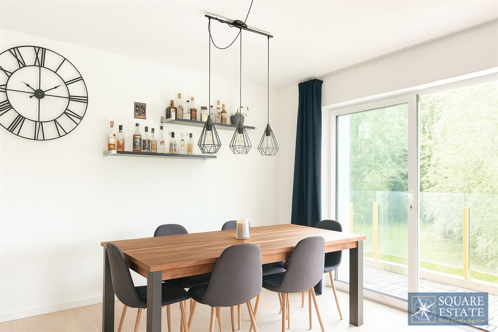 Appartement foto {{pictureIndex}}