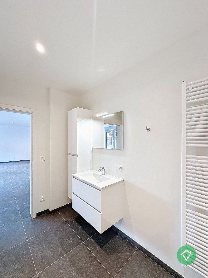 Volledig gerenoveerd gelijkvloers appartement in nostalgische ligging – De Mokker, Koekelare foto 10