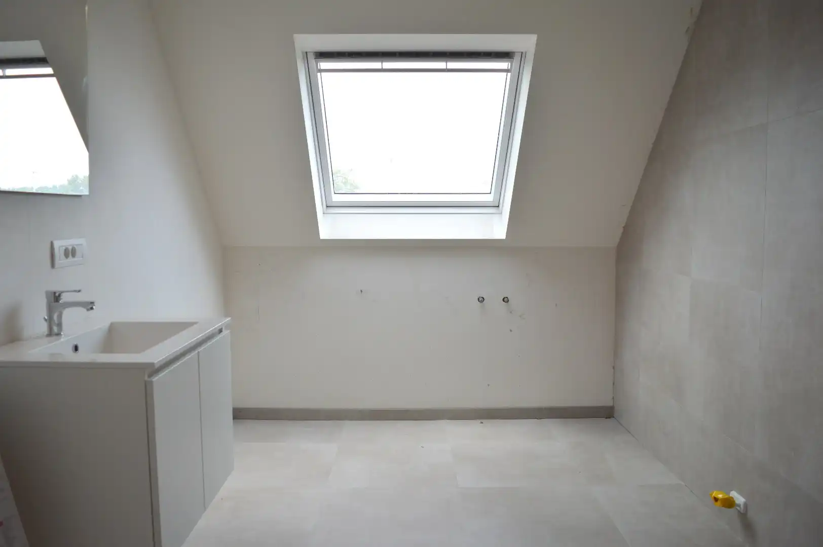 Instapklare woning met 3 slaapkamers en carport in kindvriendelijke ligging te Heule foto 6