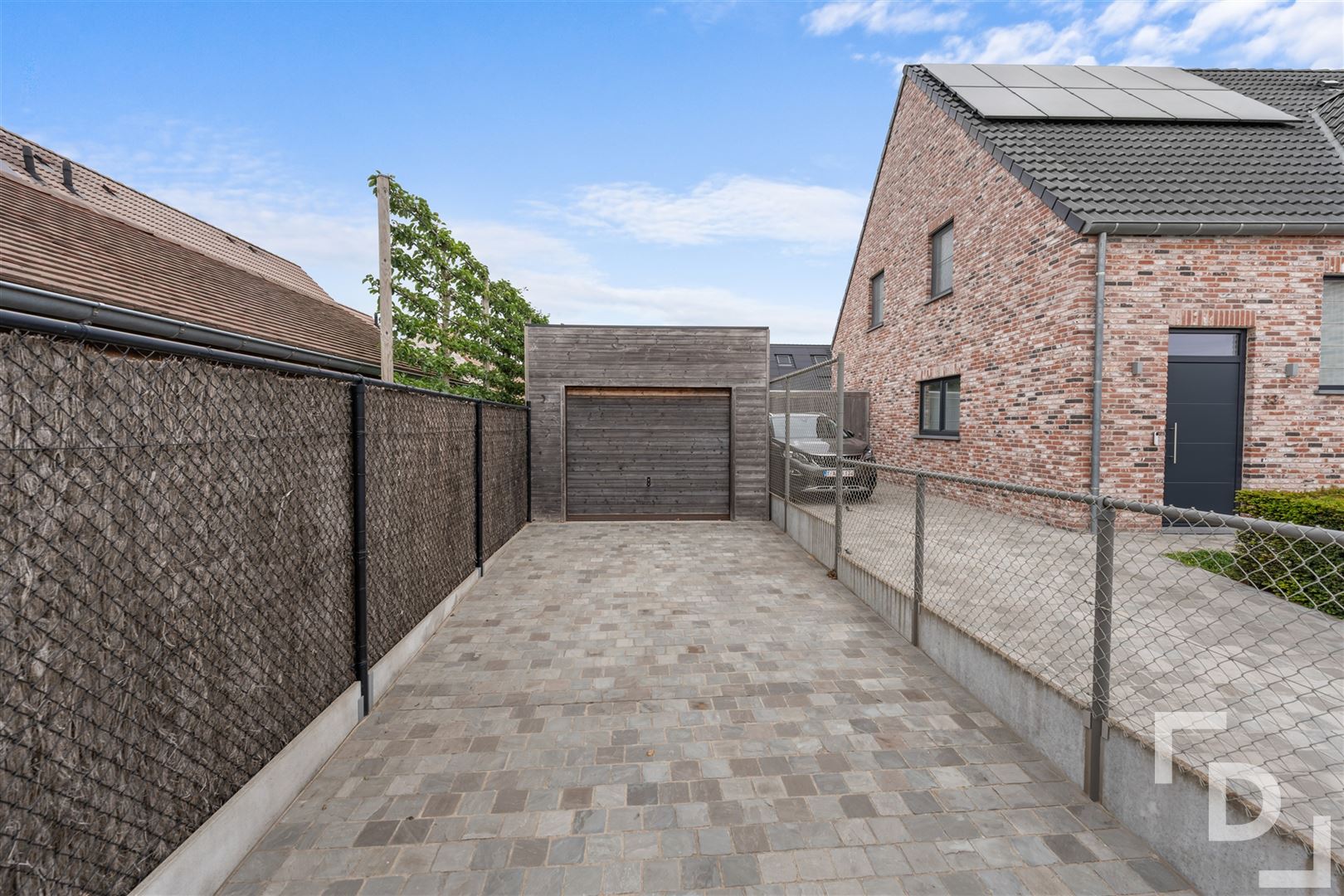 Ruime gezinswoning met losstaande garage te koop in Poperinge foto 23