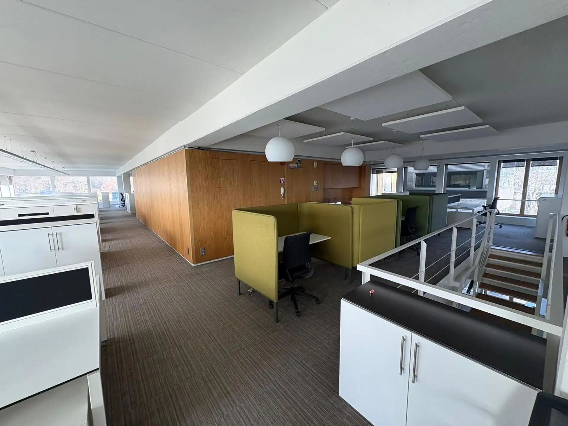 Instapklaar kantoor 622 m² met parking langs de E313 foto 6