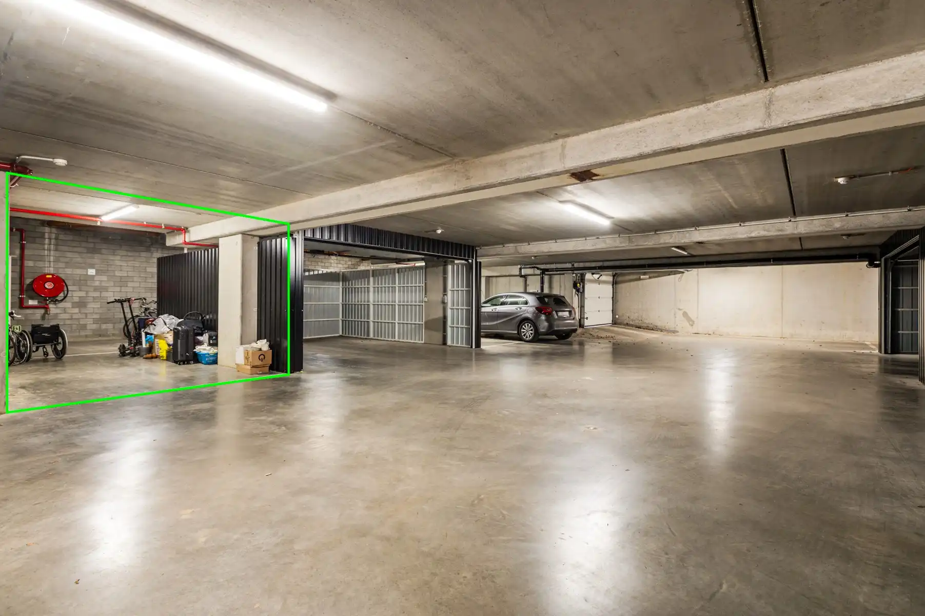 Recent appartement met terras en 2 ondergrondse autostaanplaatsen in het centrum foto 13