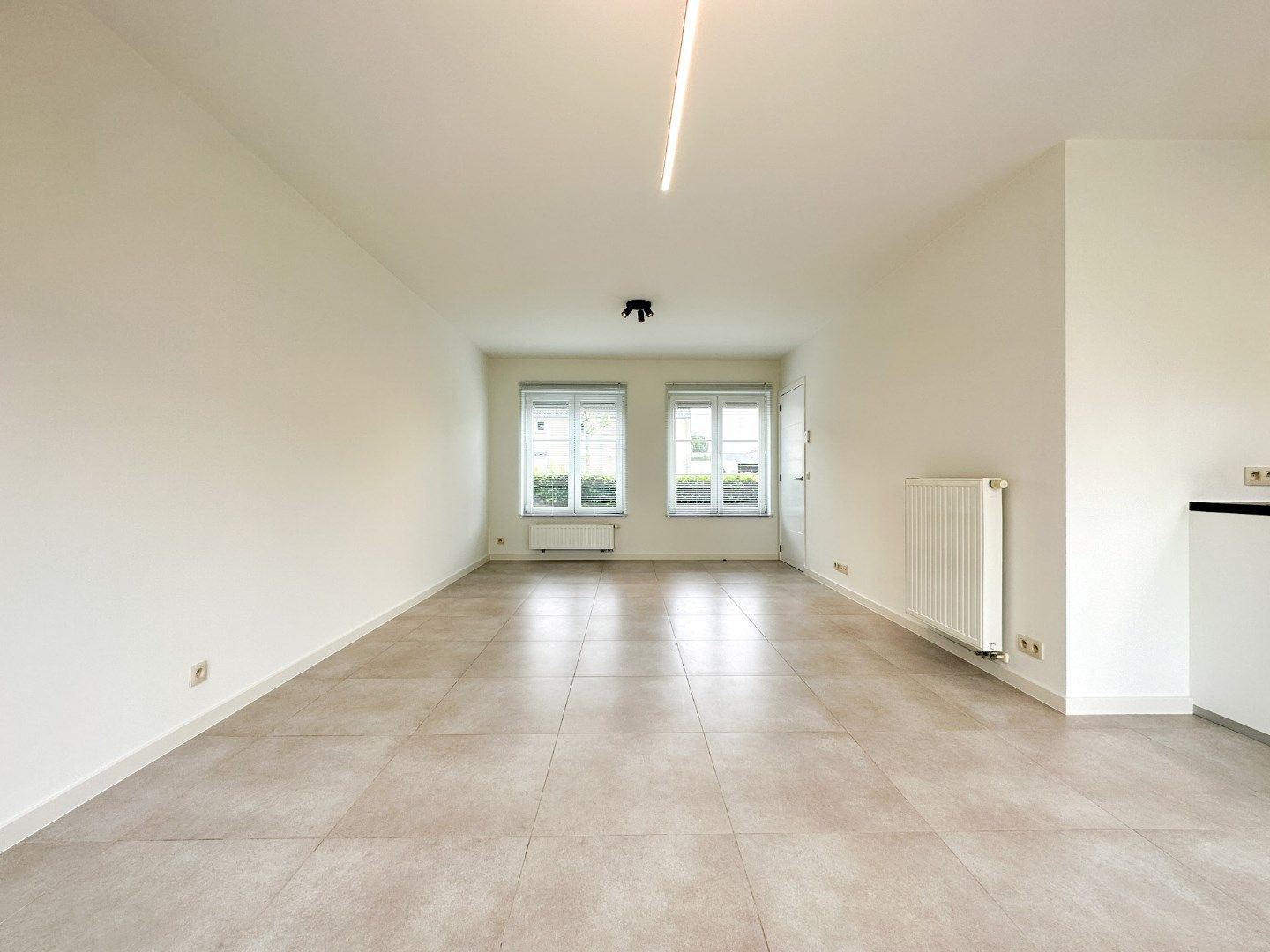 Instapklare woning met 3 slpk, tuin, autostaanplaats, rustige gelegen te Lichtervelde foto 11