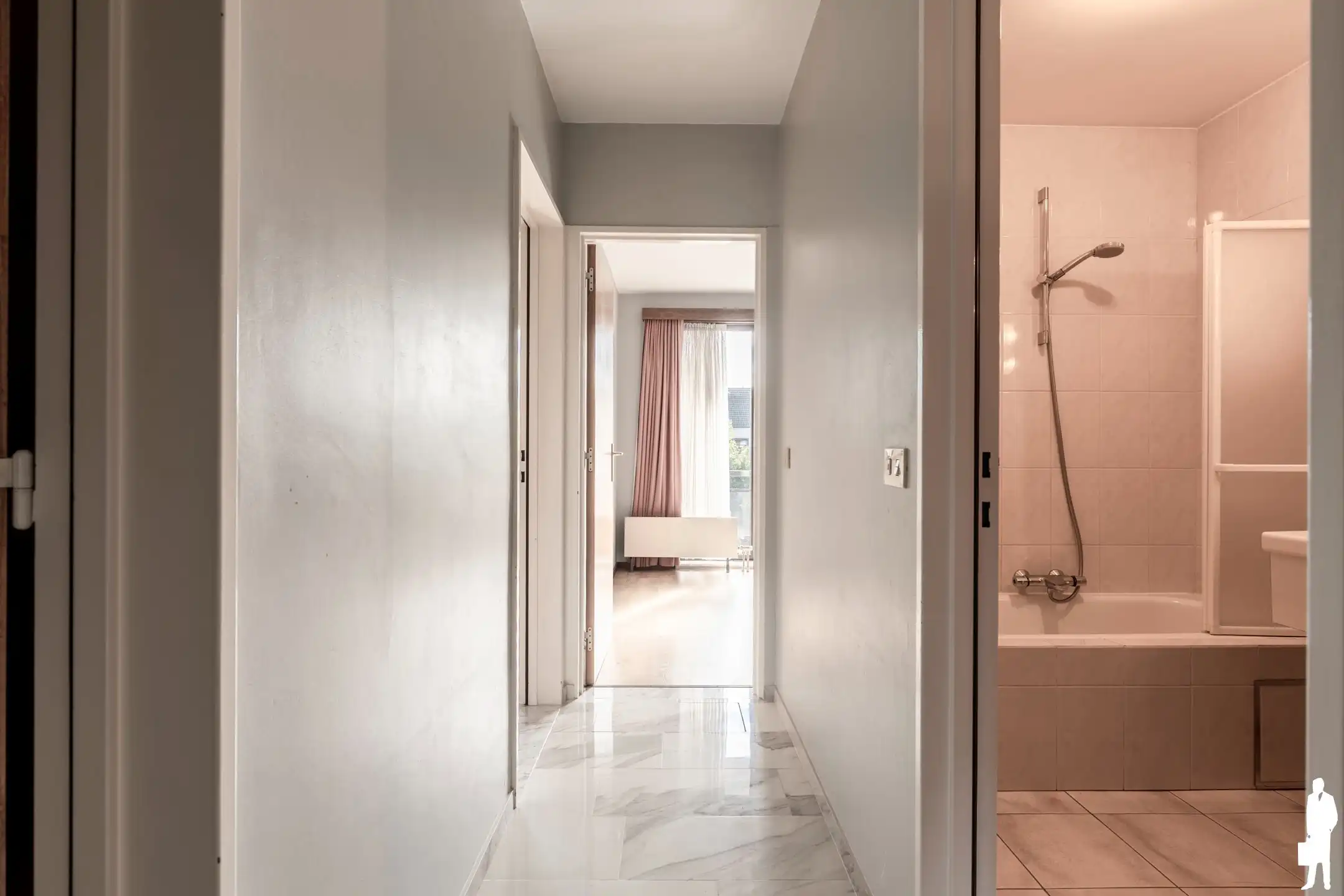 Appartement met 2 slaapkamers en ruim balkon te Sint-Job foto 7