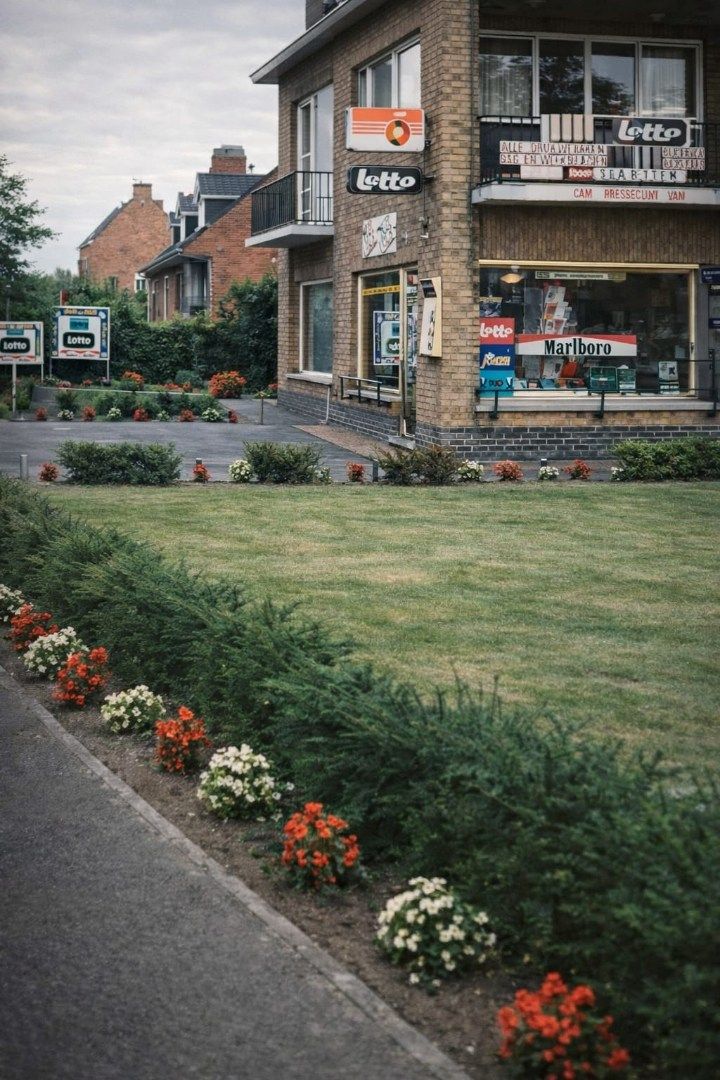 Woning en/of handel op zeer interessante hoek foto 19