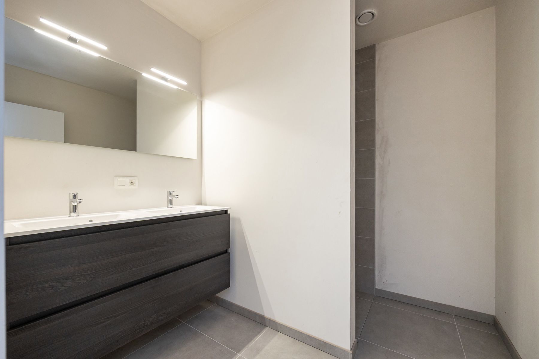 Woning met 3 slaapkamers en fietsenberging/carport op perceel van ca 367m² foto 14