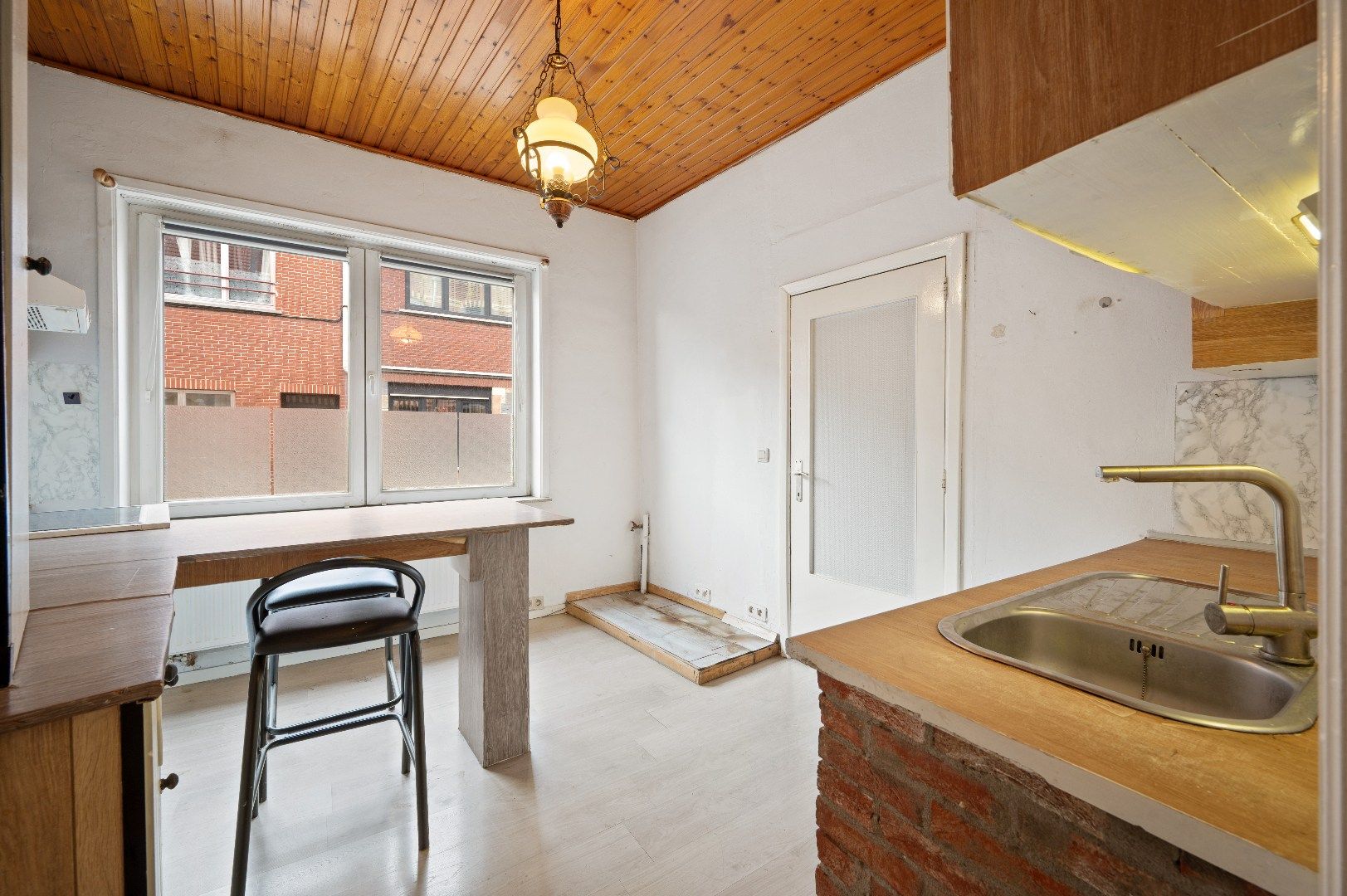 Te renoveren rijwoning te Tienen op wandelafstand van station foto 4