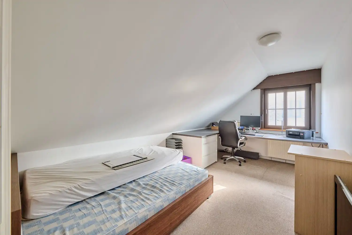 Heel goed onderhouden landhuis met inpandige garage en 3 ruim bemeten slaapkamers in landelijke omgeving foto 19