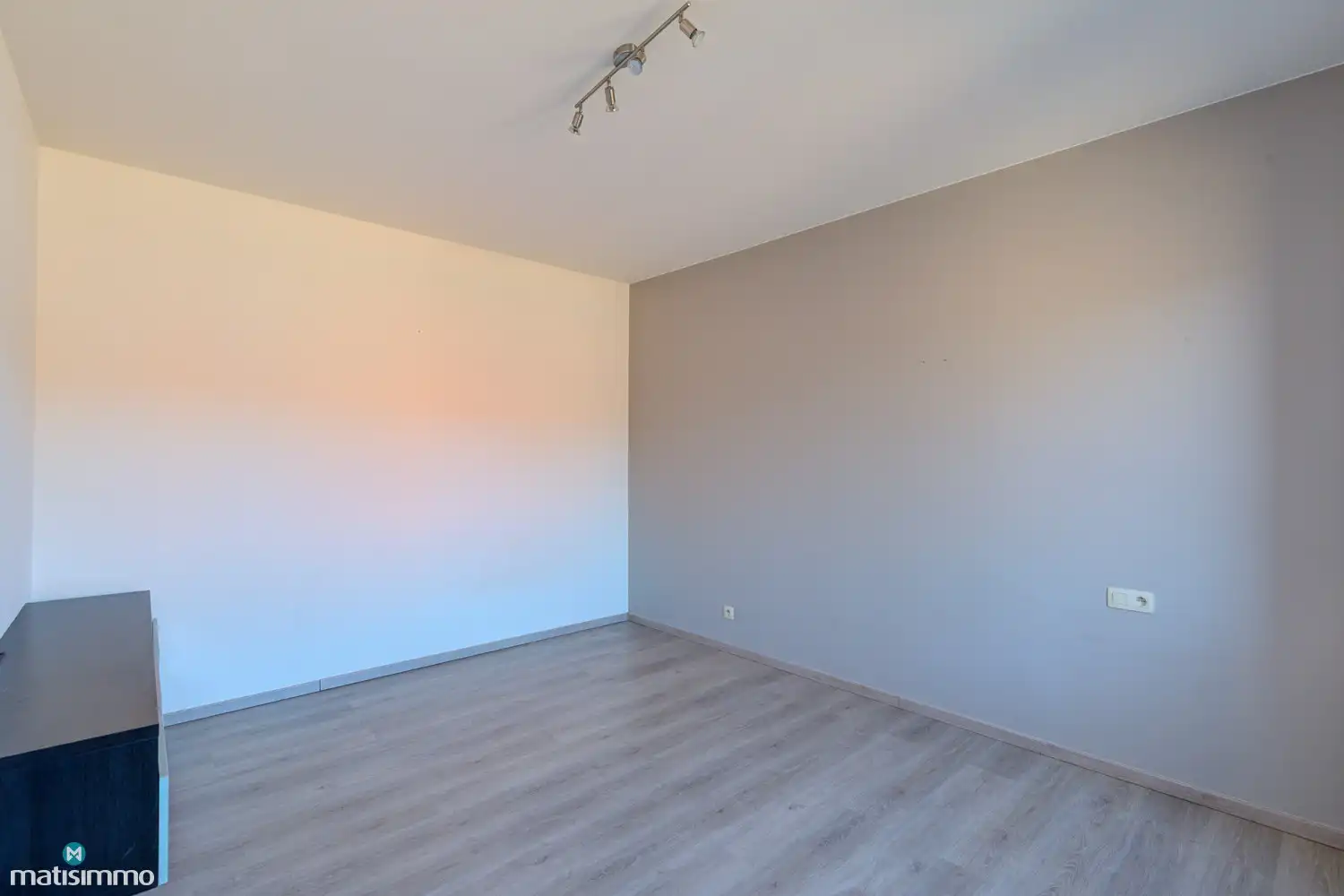 INSTAPKLAAR APPARTEMENT MET 2 SLAAPKAMERS EN AUTOSTAANPLAATS TE RIEMST foto 14