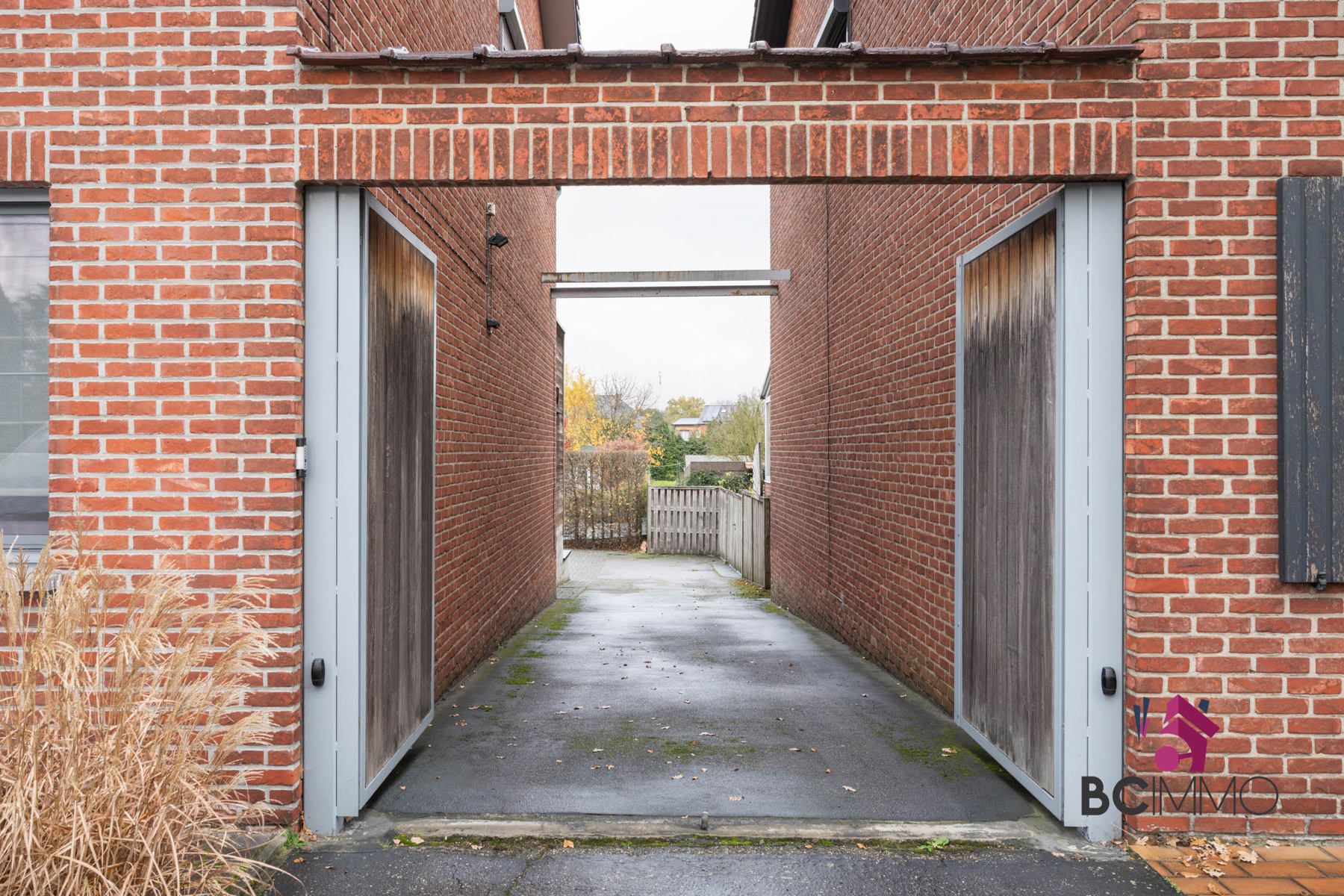 Ruime, tijdloze gezinswoning met 4 slaapkamers, grote tuin en garage en centraal gelegen in Genk foto 18