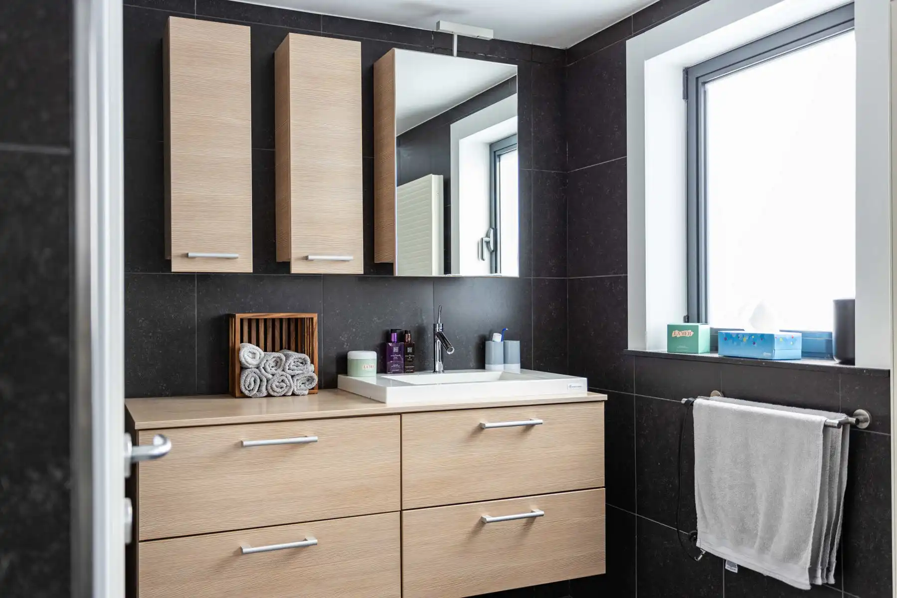 Prachtig onderhouden en instapklare woning vlakbij het centrum van Lede foto 18