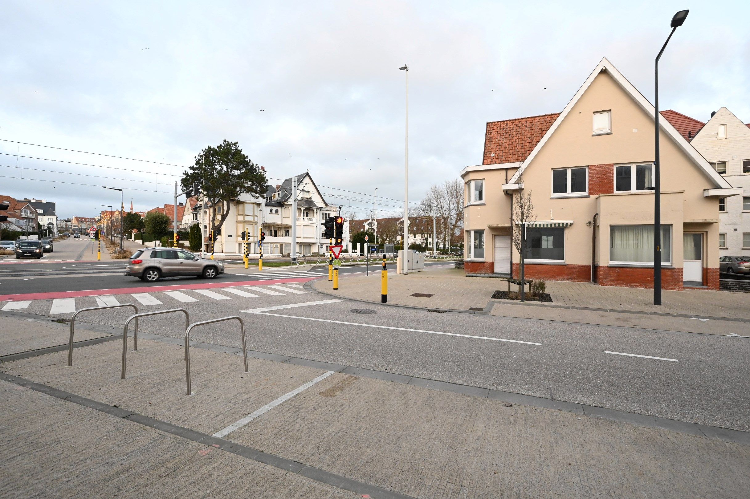 Alleenstaande charmante villa met 6 slaapkamers gelegen midden in het hartje van Duinberge foto 26