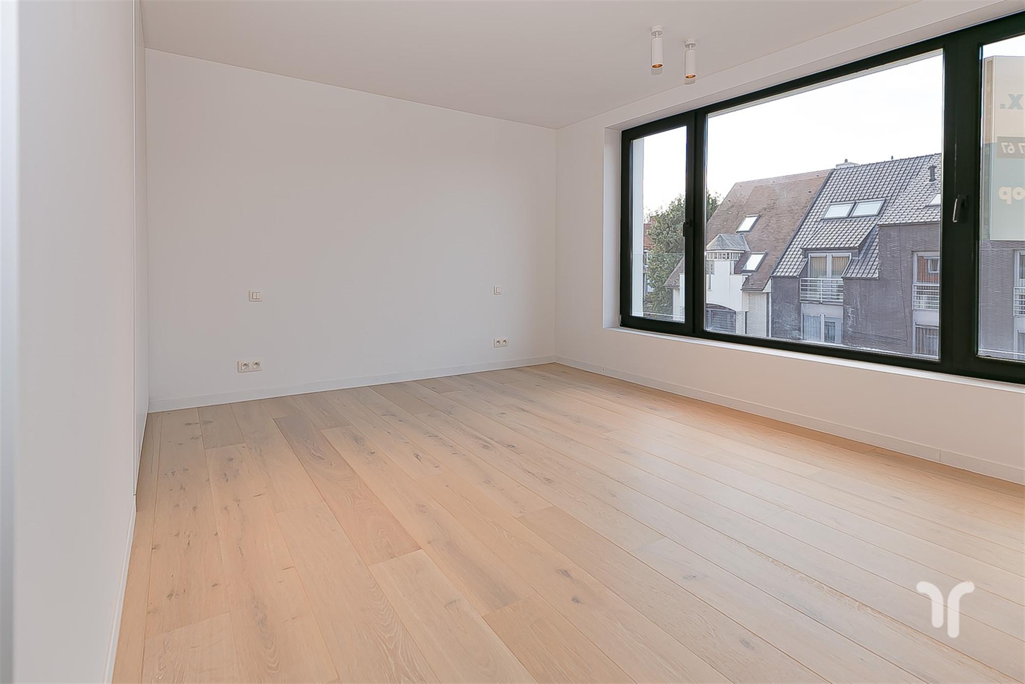 Gerenoveerde luxe-appartementen en penthouse te Christus Koning.  foto 8