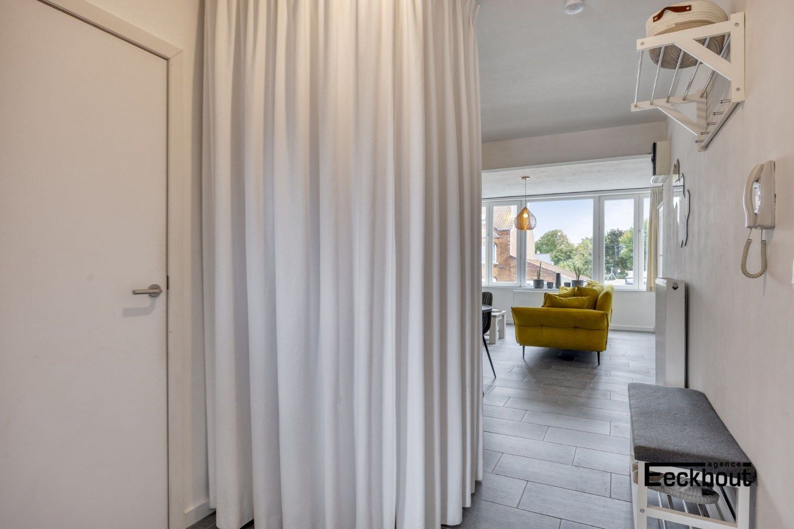 Volledig gerenoveerd appartement op gunstige ligging te Bredene! foto 7