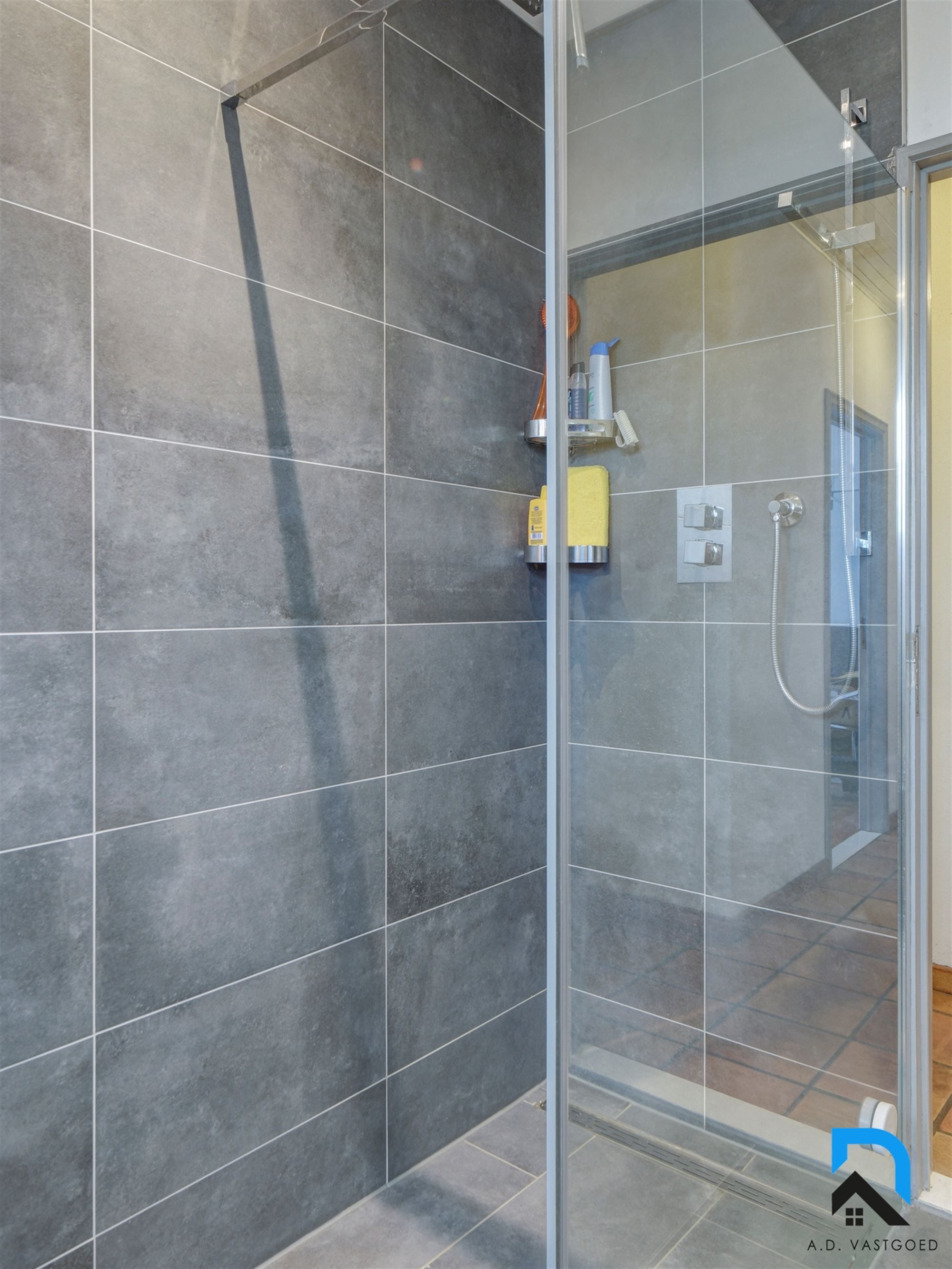 Ruime woning met 5 slaapkamers op toplocatie foto 20