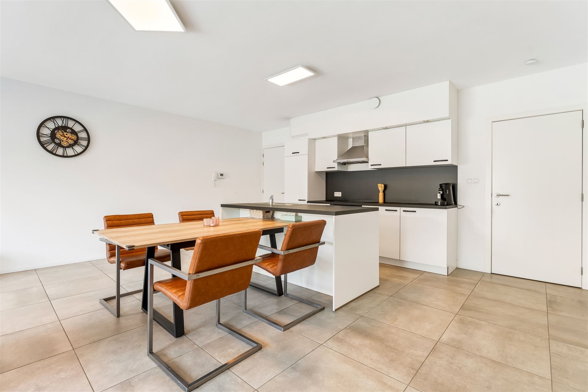 PERFECT ONDERHOUDEN EN INSTAPKLARE WONING MET 3 SLAAPKAMERS EN INPANDIGE GARAGE TE OLMEN foto 8