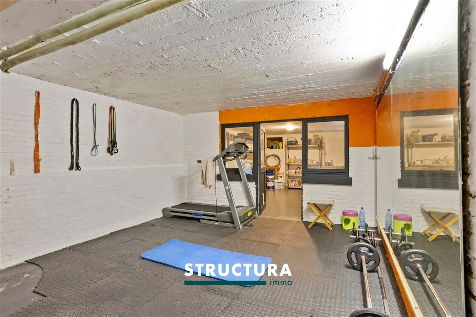 Ruime instapklare gezinswoning met tuin foto 25