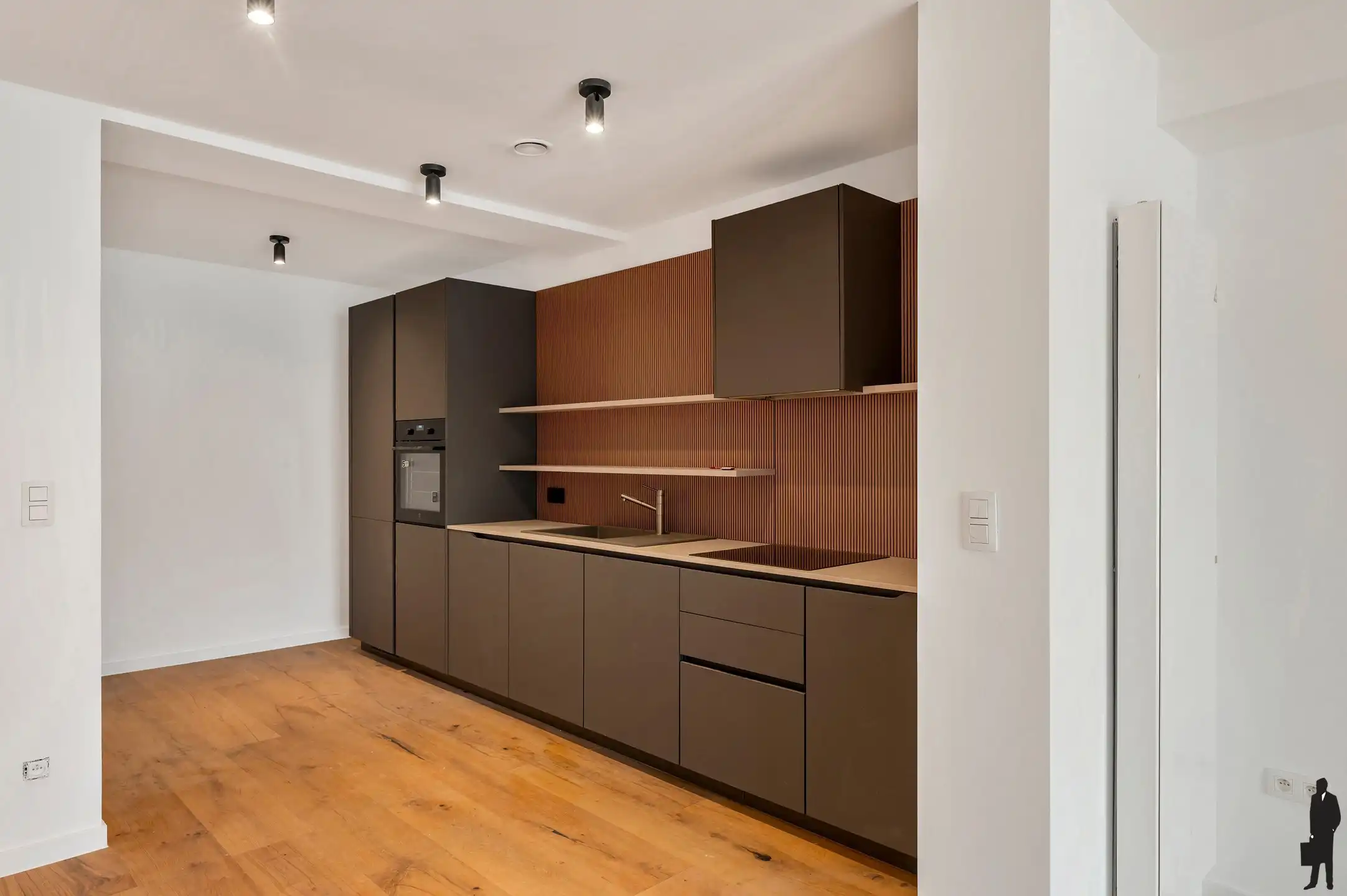 Prachtig gerenoveerd appartement (105 m²) met 2 slk’s en ruime tuin (190 m²) nabij centrum Mechelen. foto 6