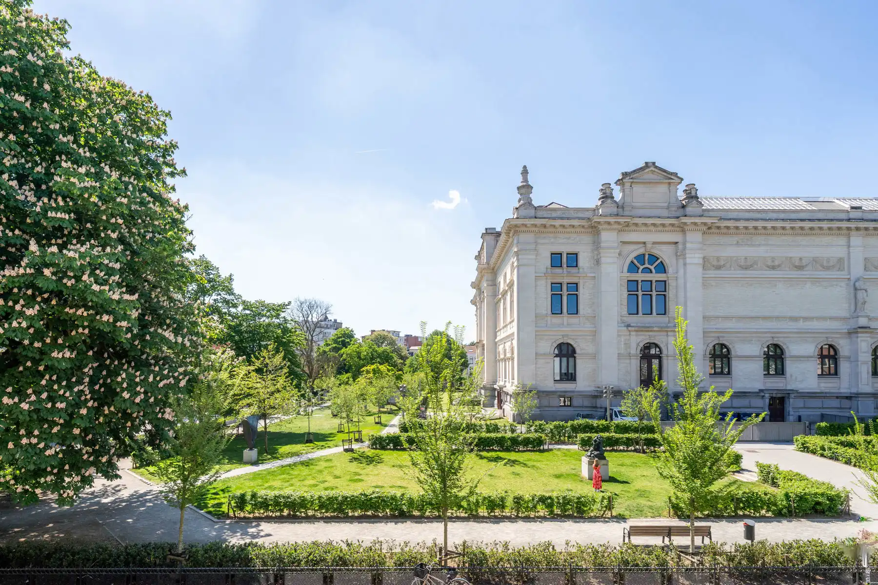Stijlvol gerenoveerde herenwoning aan de voet van het KMSKA foto 10