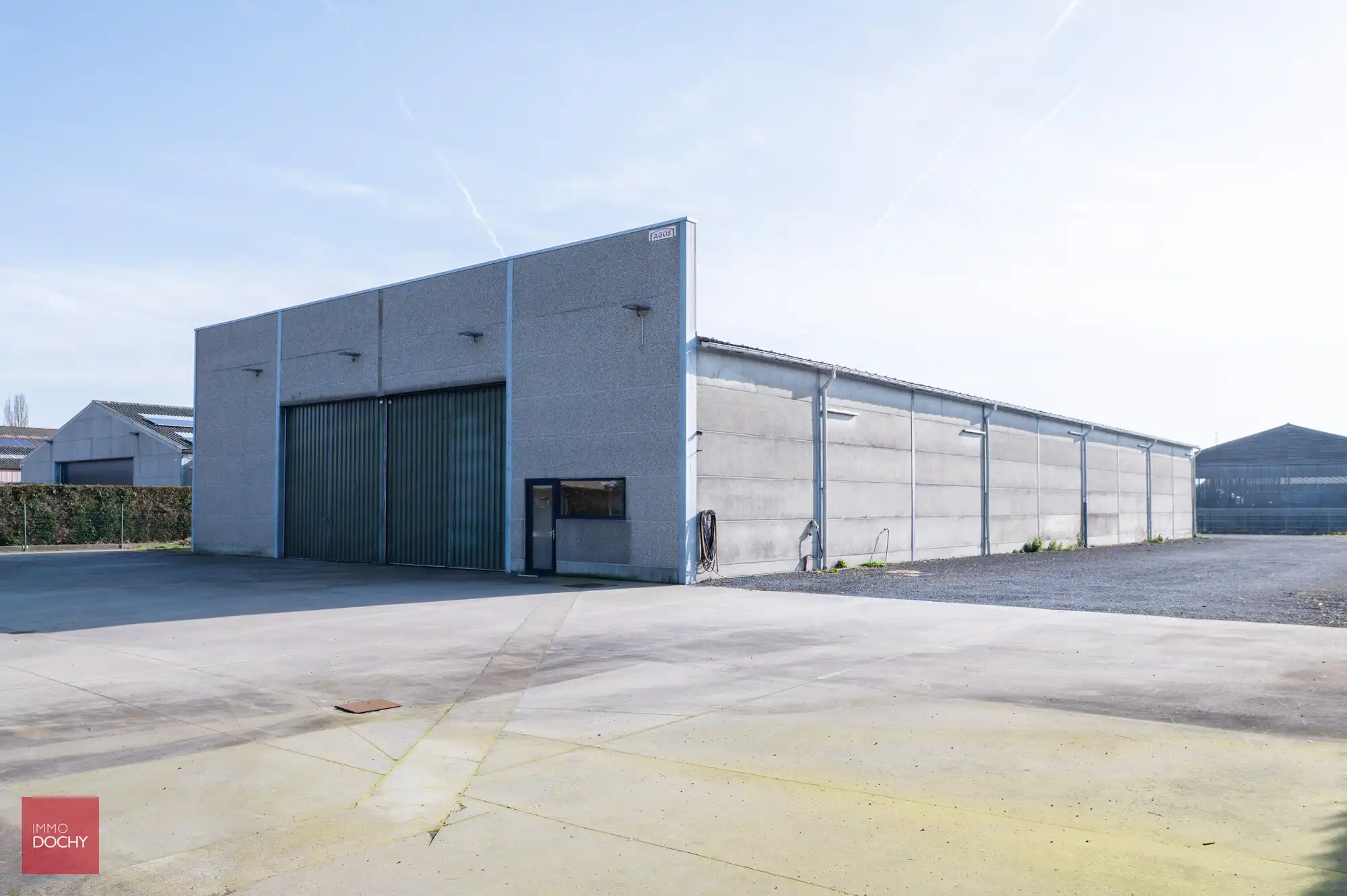 Villa met magazijn te huur – uitstekende ligging foto 9