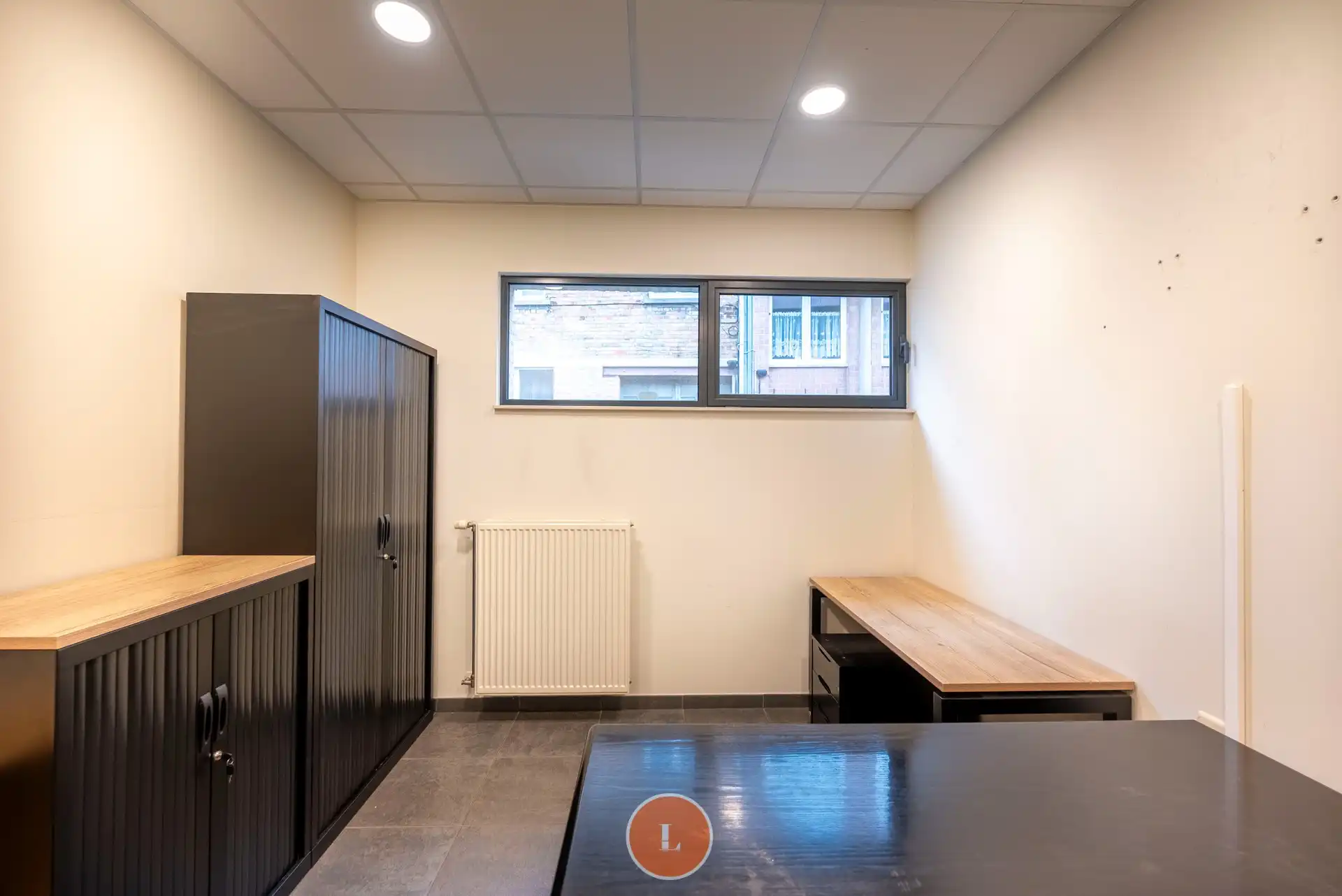 Instapklaar kantoor in hartje centrum met parking foto 4