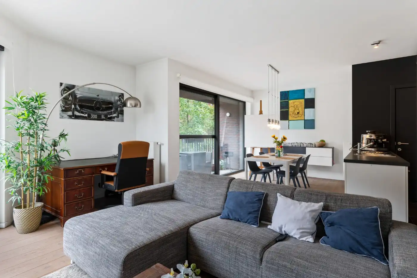 Recent app. op 1e verd. met 2 slpk. in Cadix-buurt te Antwerpen foto 6