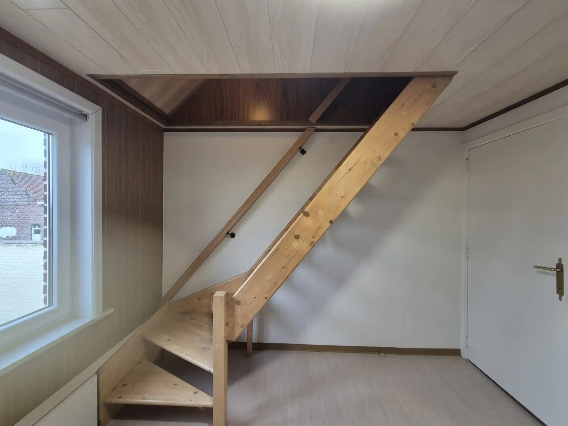 Ruime en instapklare woning met grote tuin en garage. foto 22