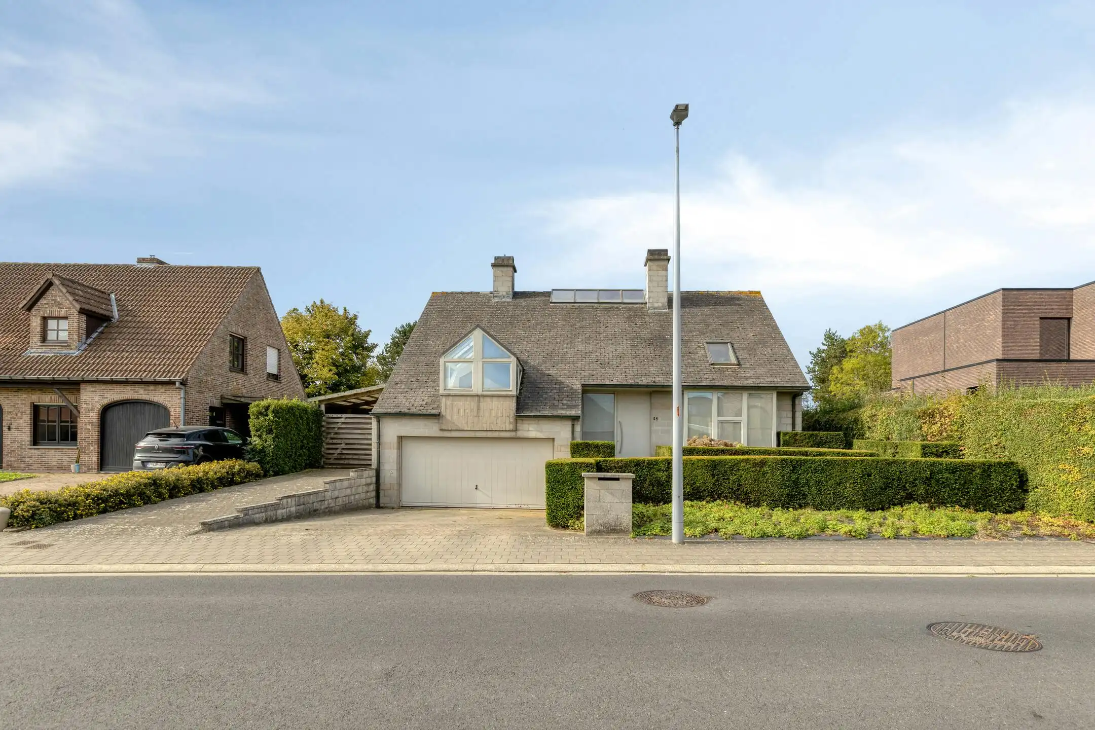 Uniek, lichtrijk huis te koop met speelse tussenniveaus  foto 2