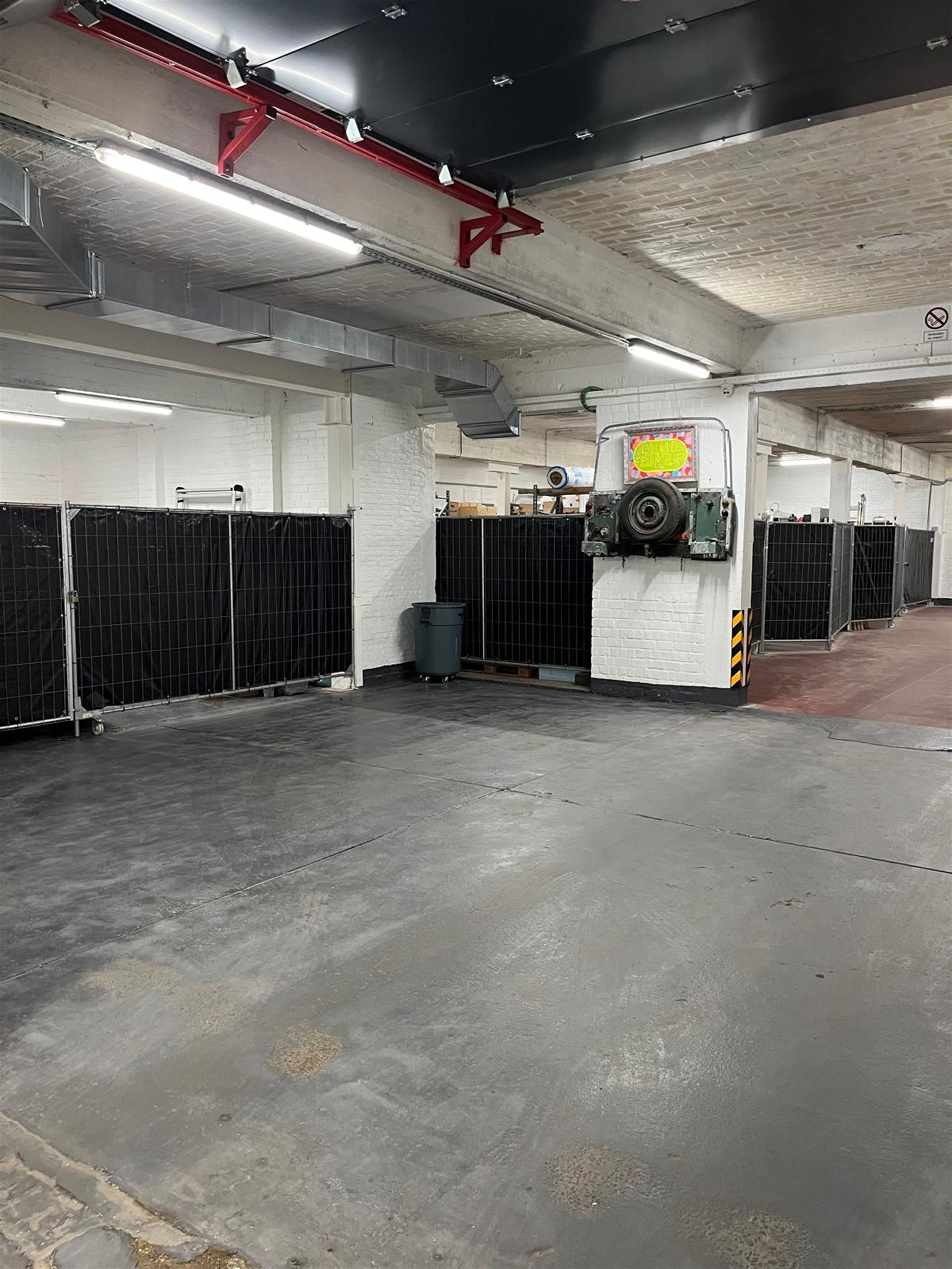 STOCKAGE UNIT (30M²) foto 3