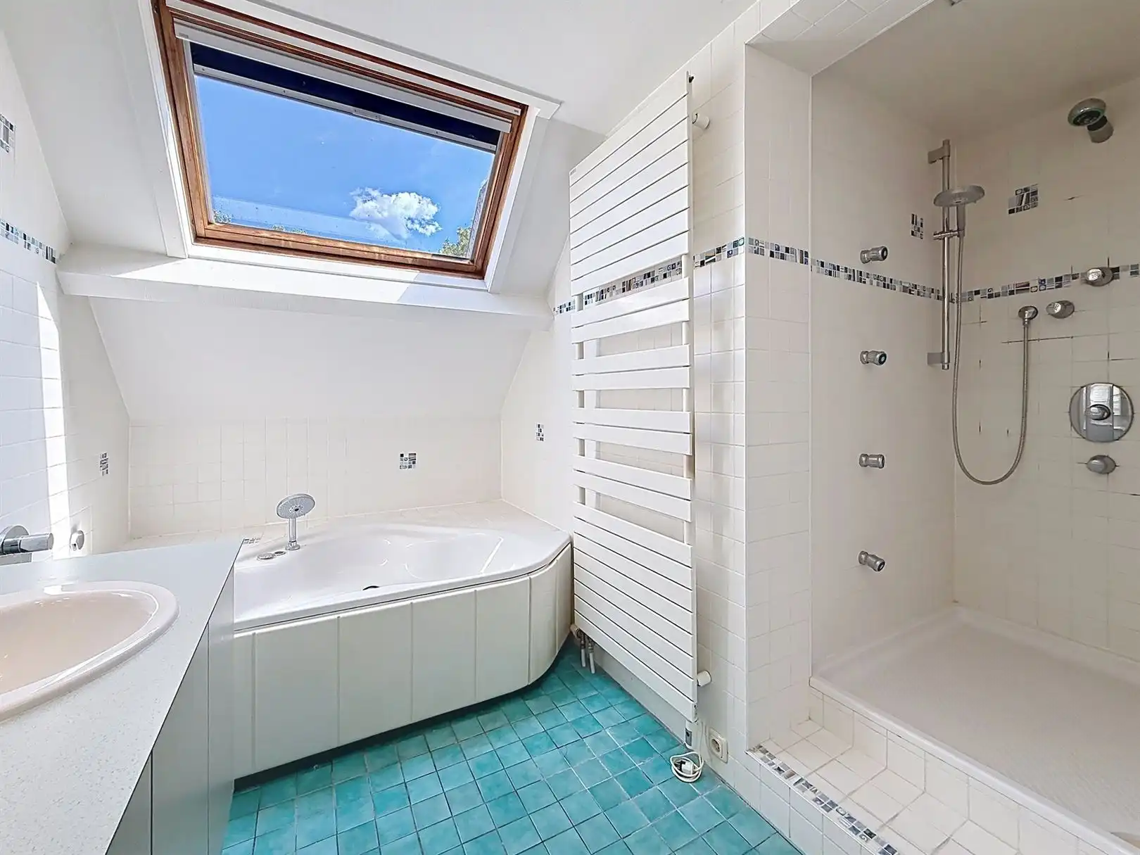 Huis met praktijkruimte, 4 slpks,  2 bdks, 10a 34ca foto 26