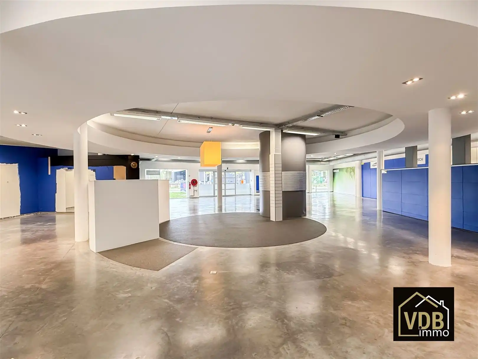 COMMERCIEEL PAND MET PENTHOUSE OP TOP LOCATIE foto 14