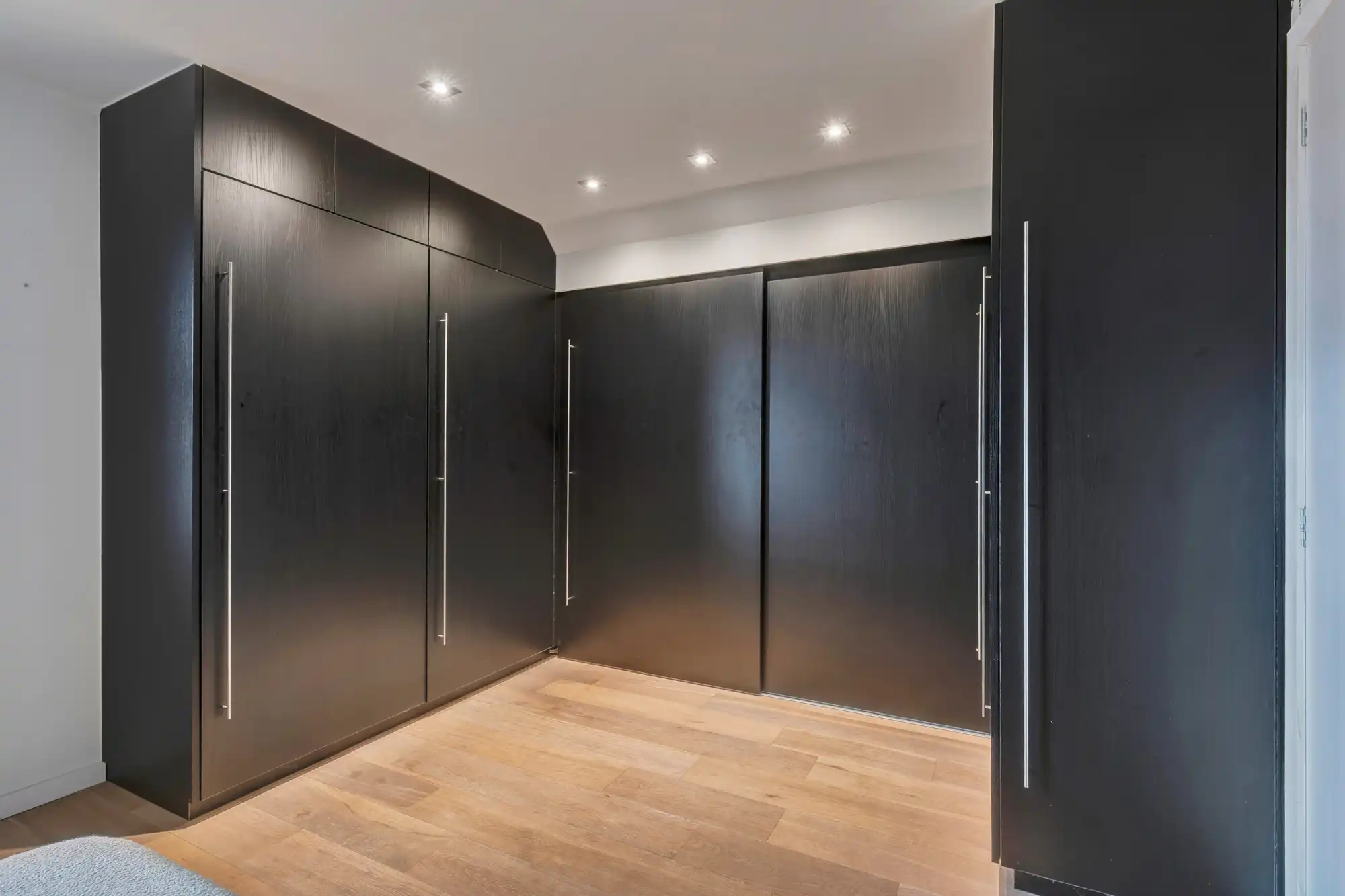 Woning met zwembad en zonnepanelen op toplocatie foto 22