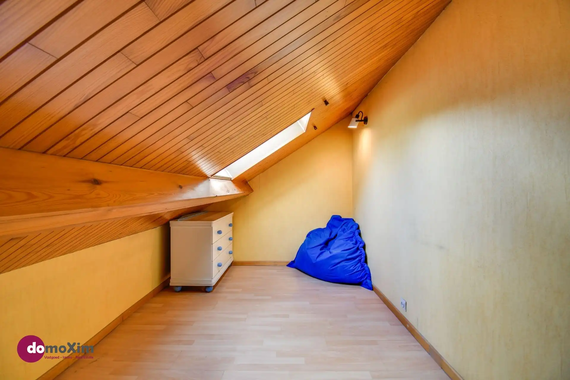 Praktische woning met mooie tuin en uitstekende bereikbaarheid foto 13